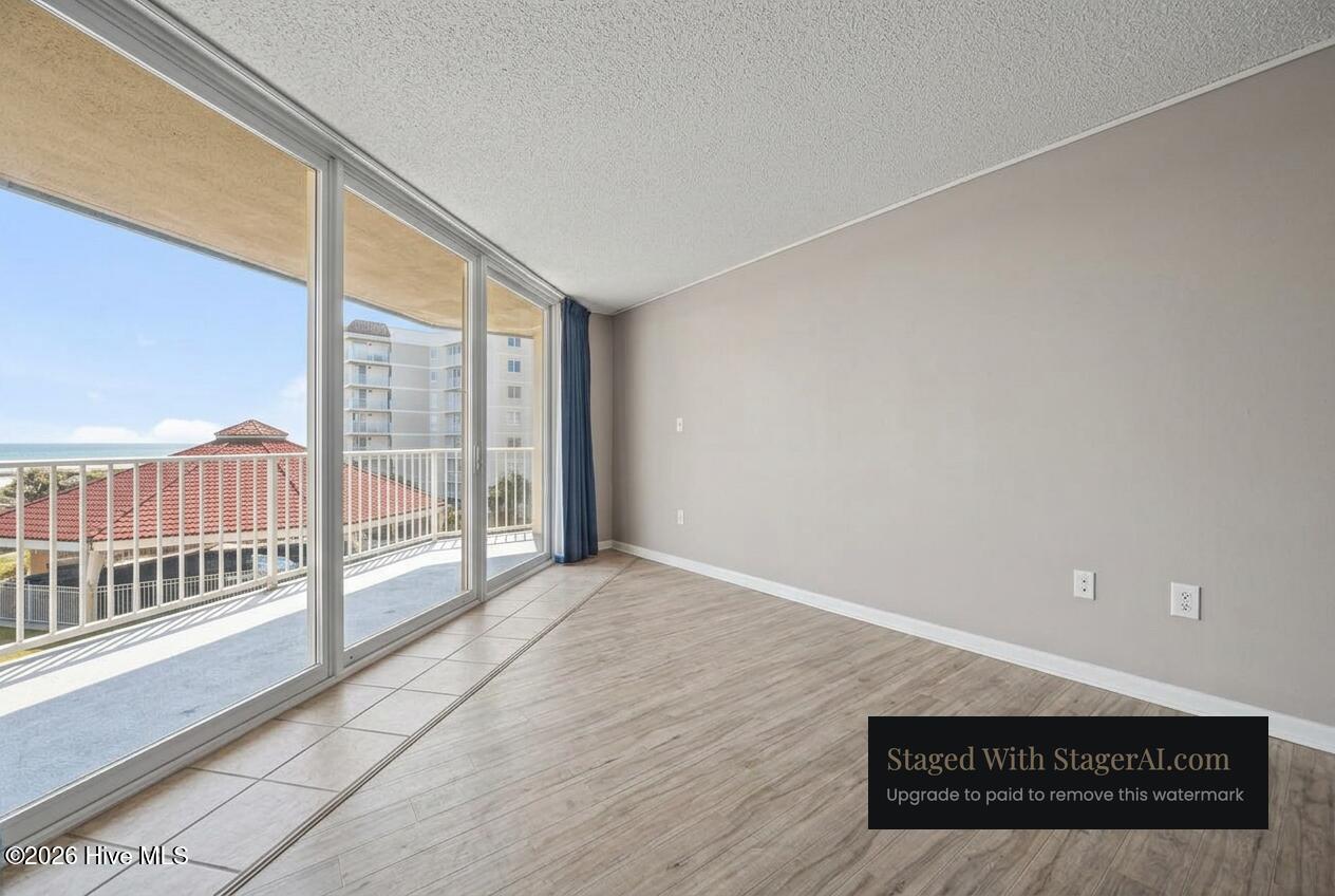 100528908 | Photo 24