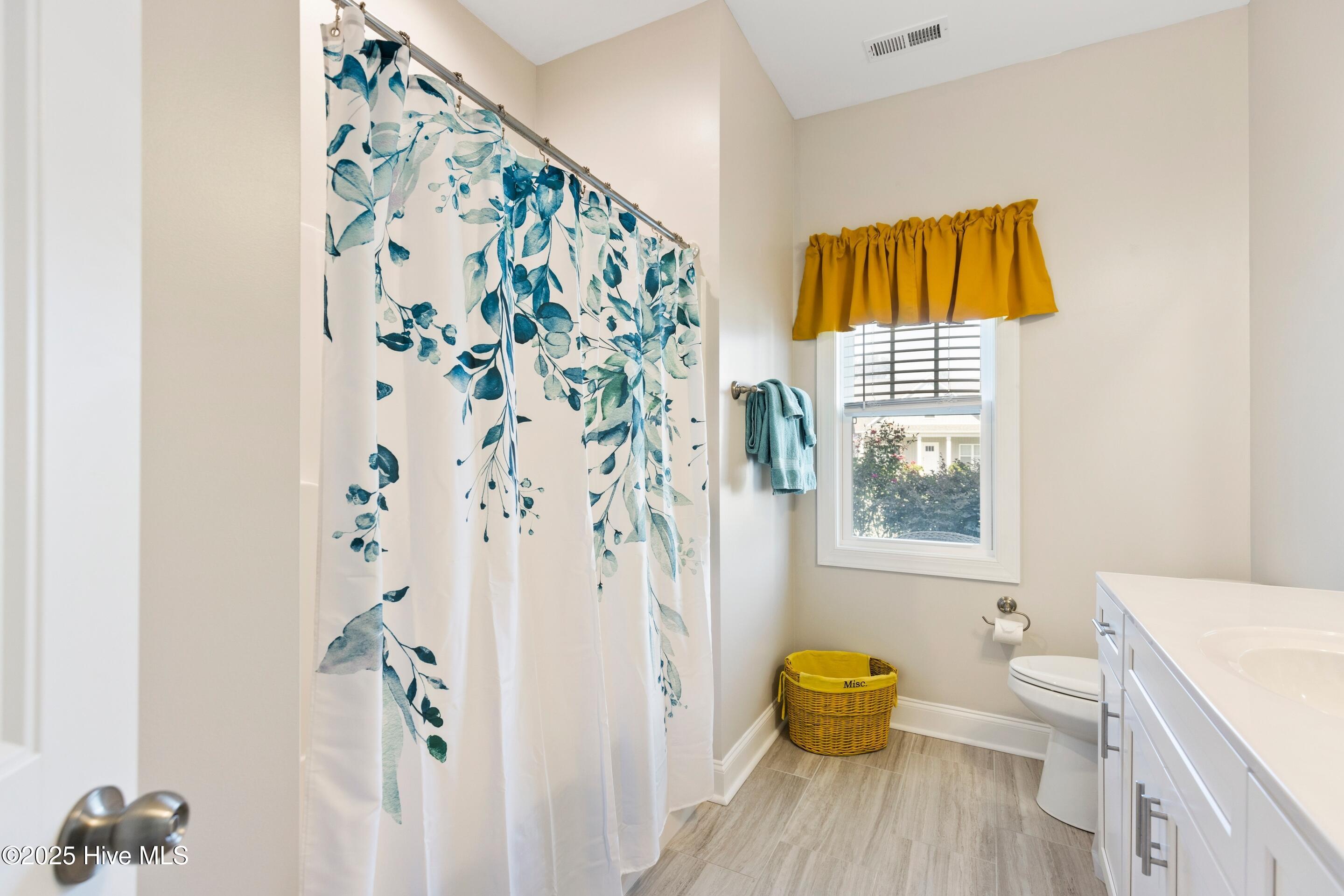 100529568 | Photo 40