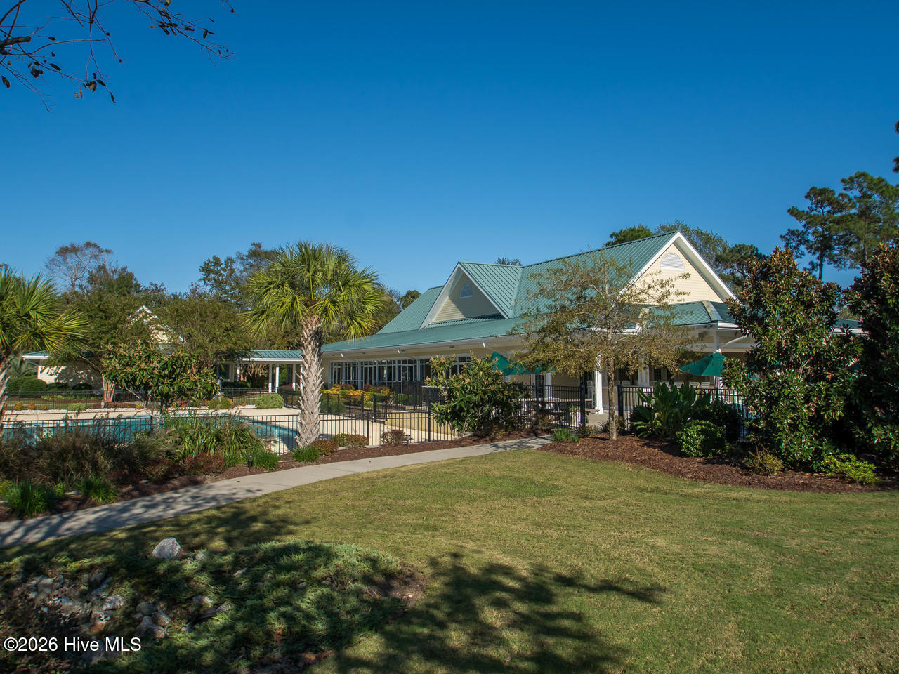 100559820 | Photo 18