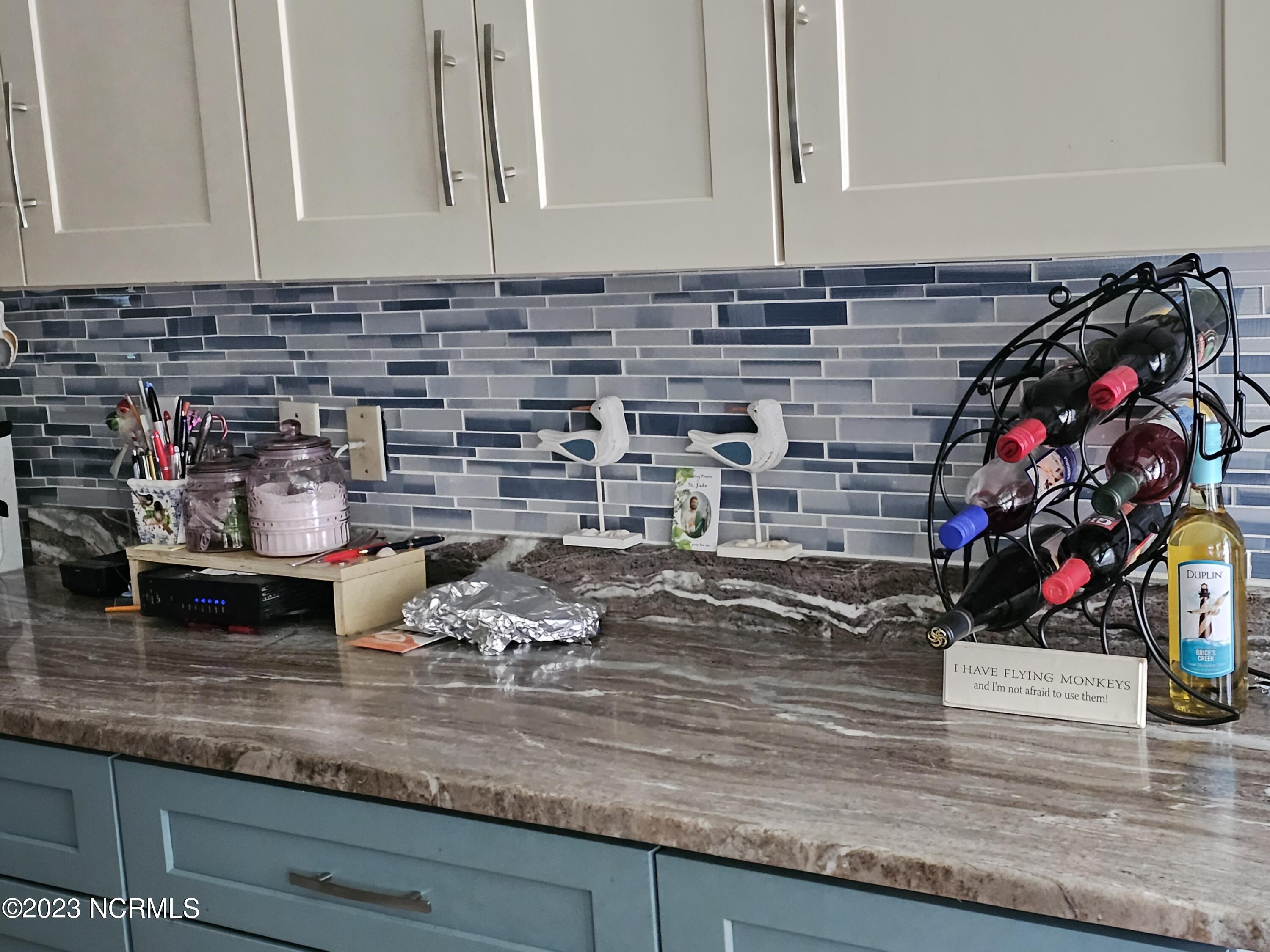 100437682 | Photo 12