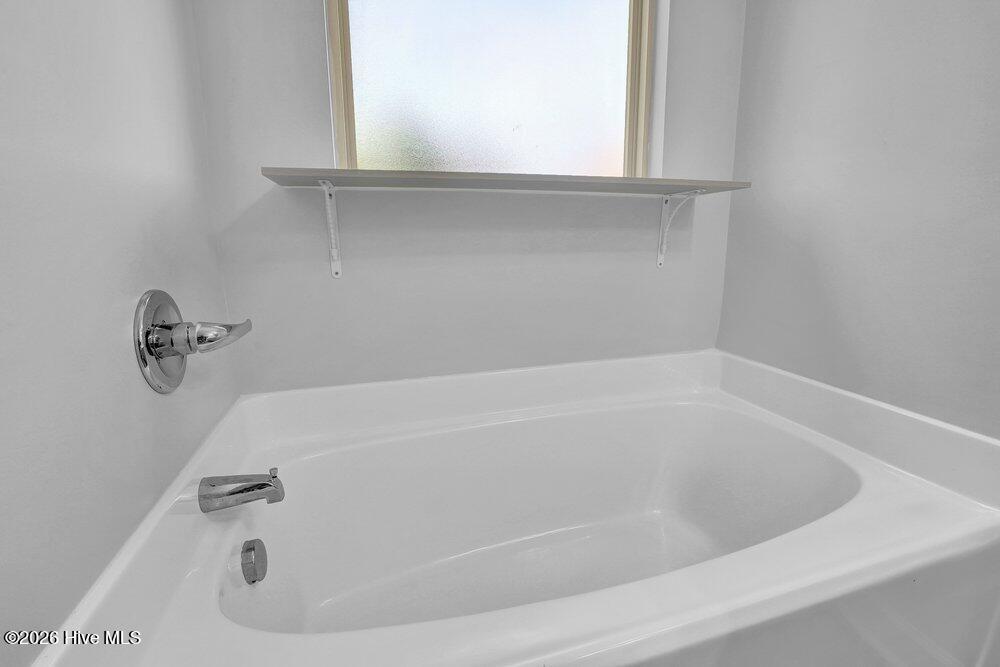 100567817 | Photo 16