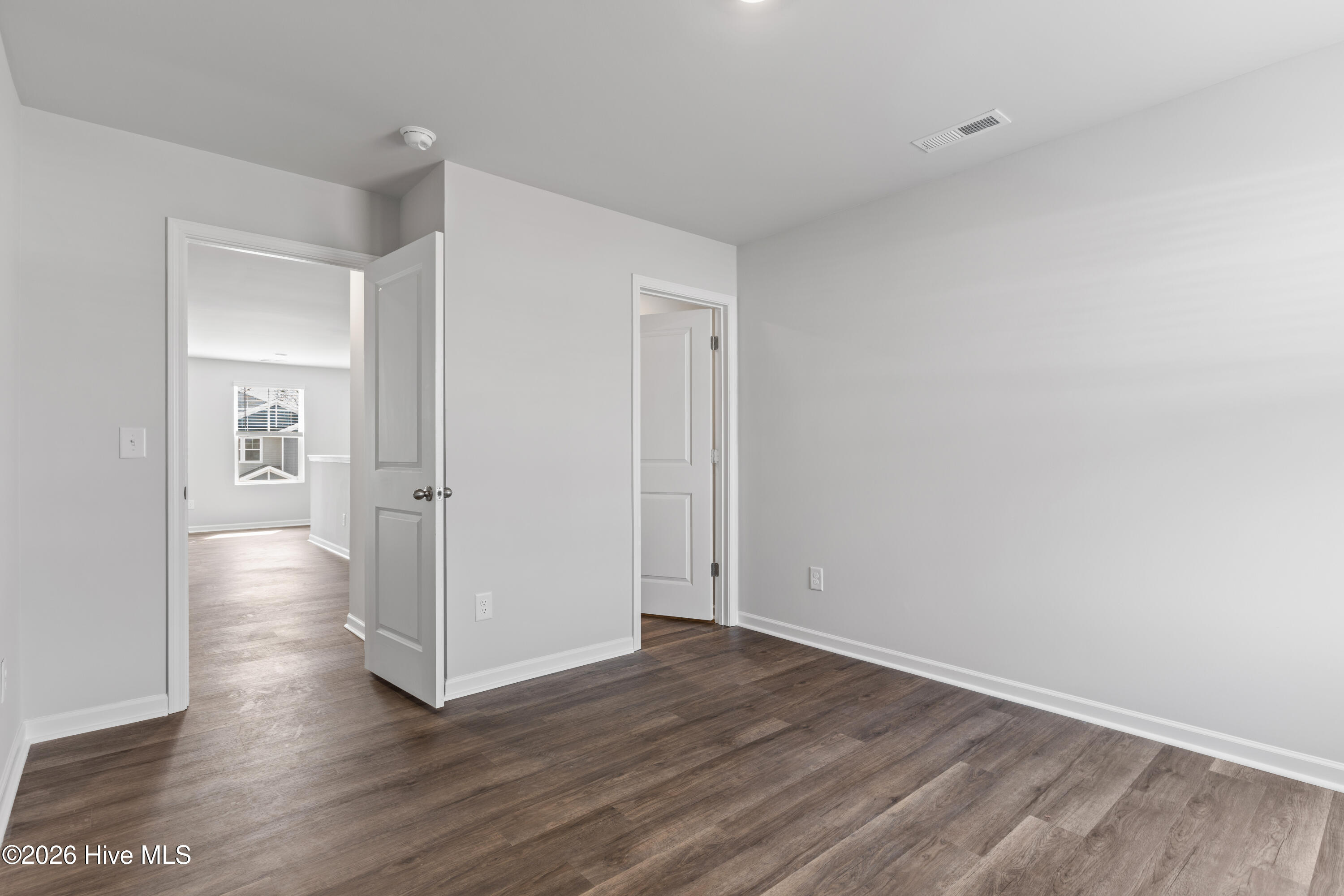 100538975 | Photo 26