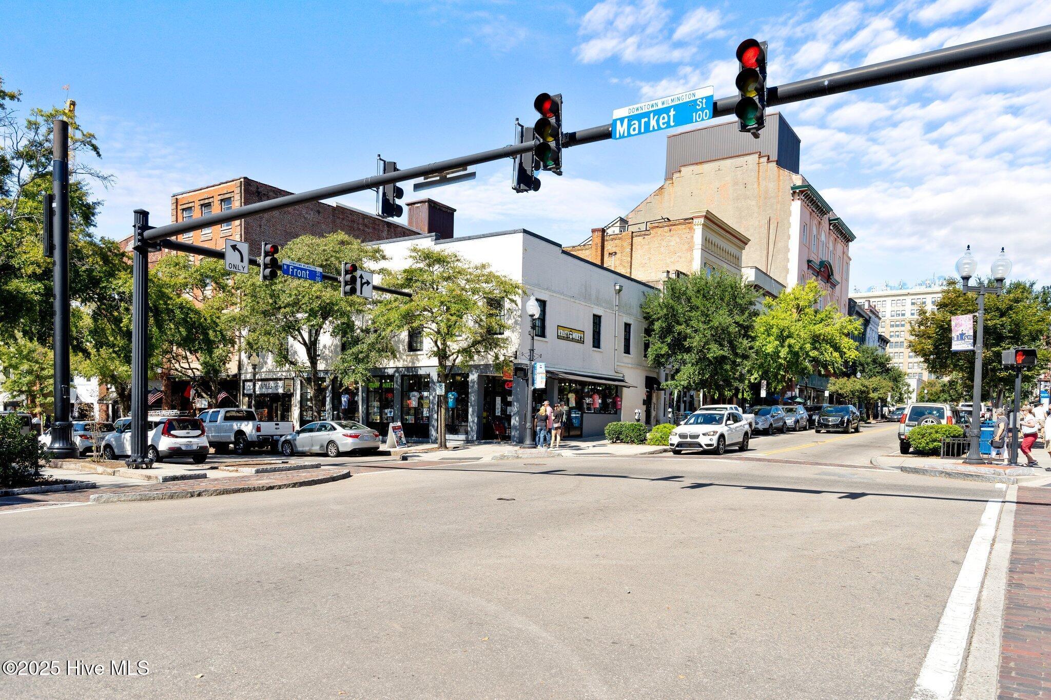 100544405 | Photo 28