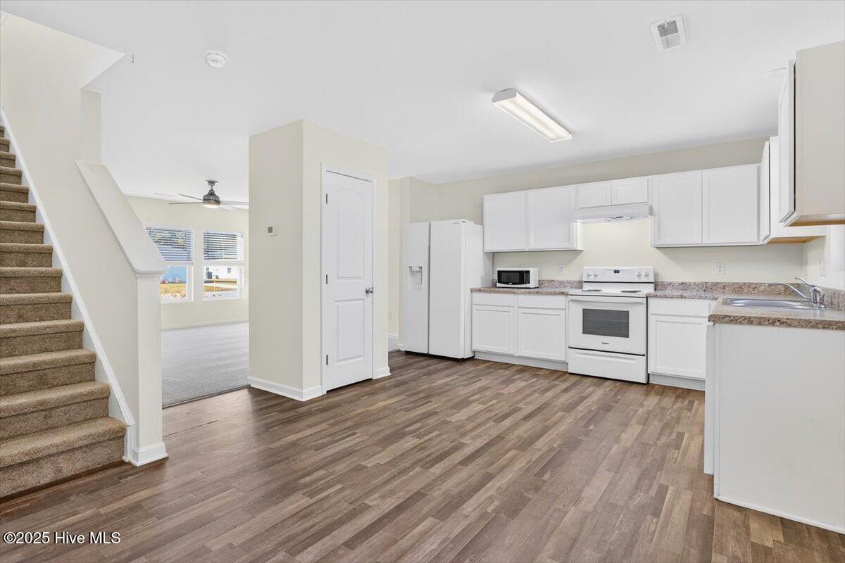 100540215 | Photo 15