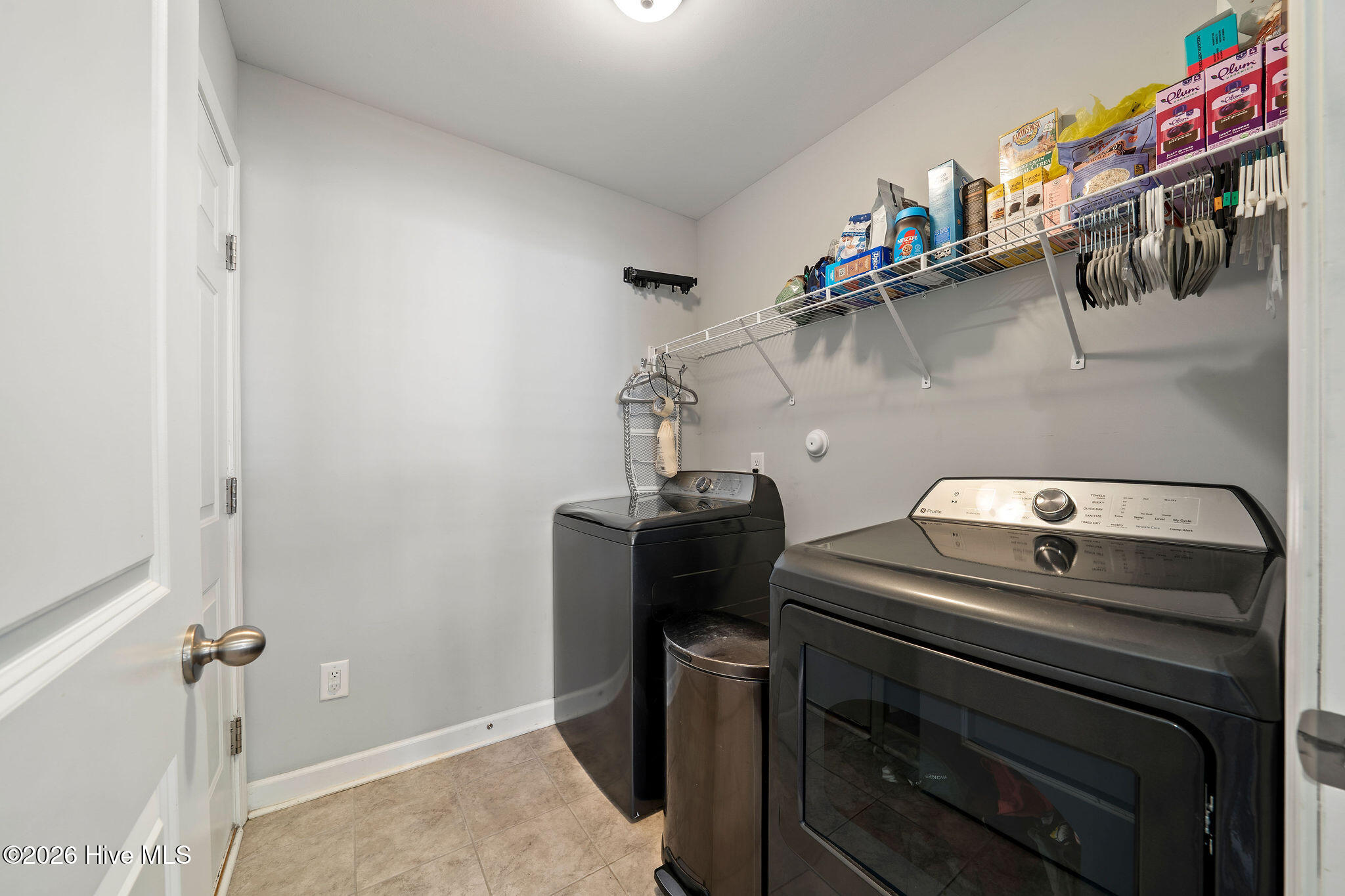 100563153 | Photo 35