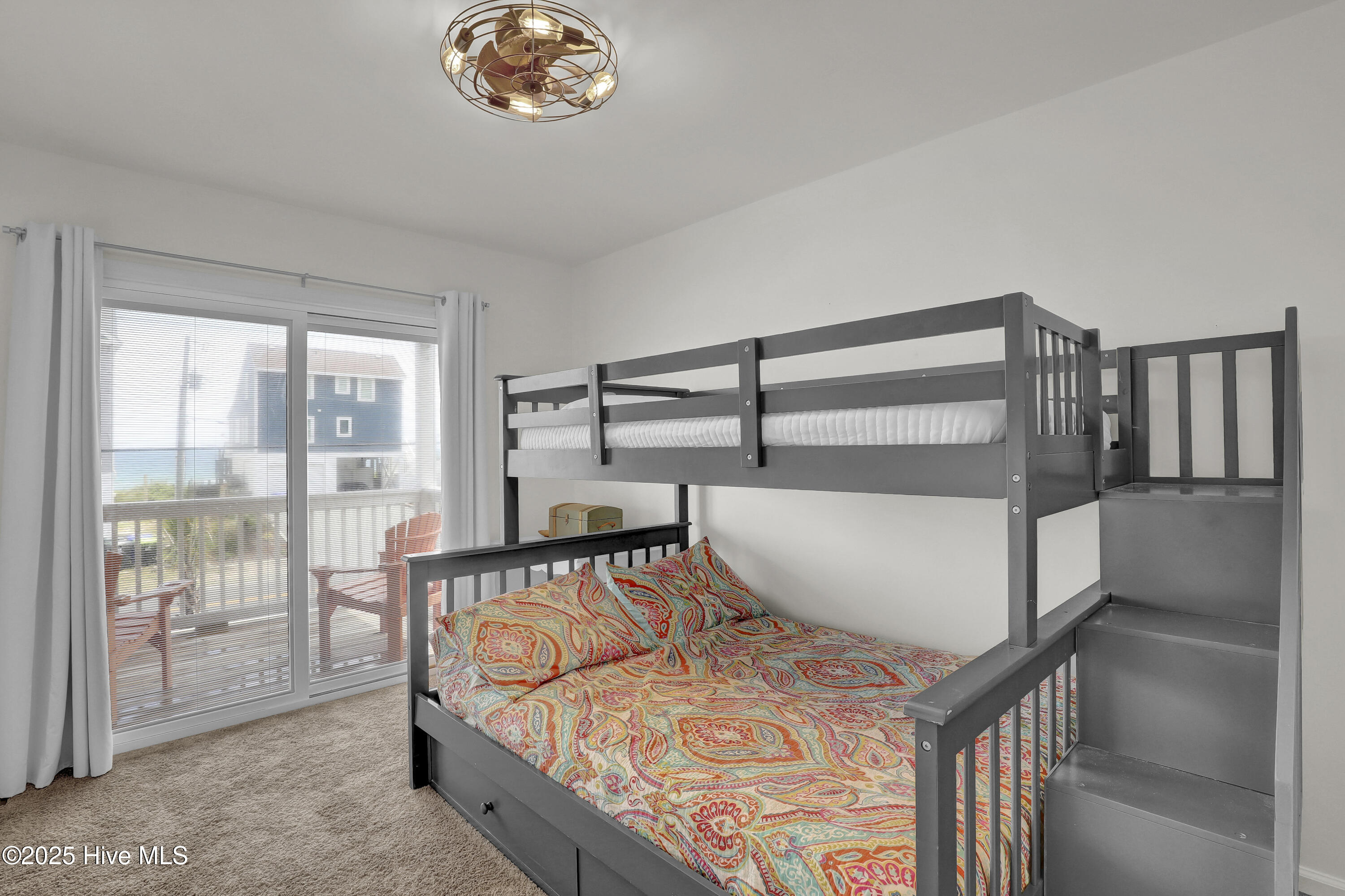 100521300 | Photo 68