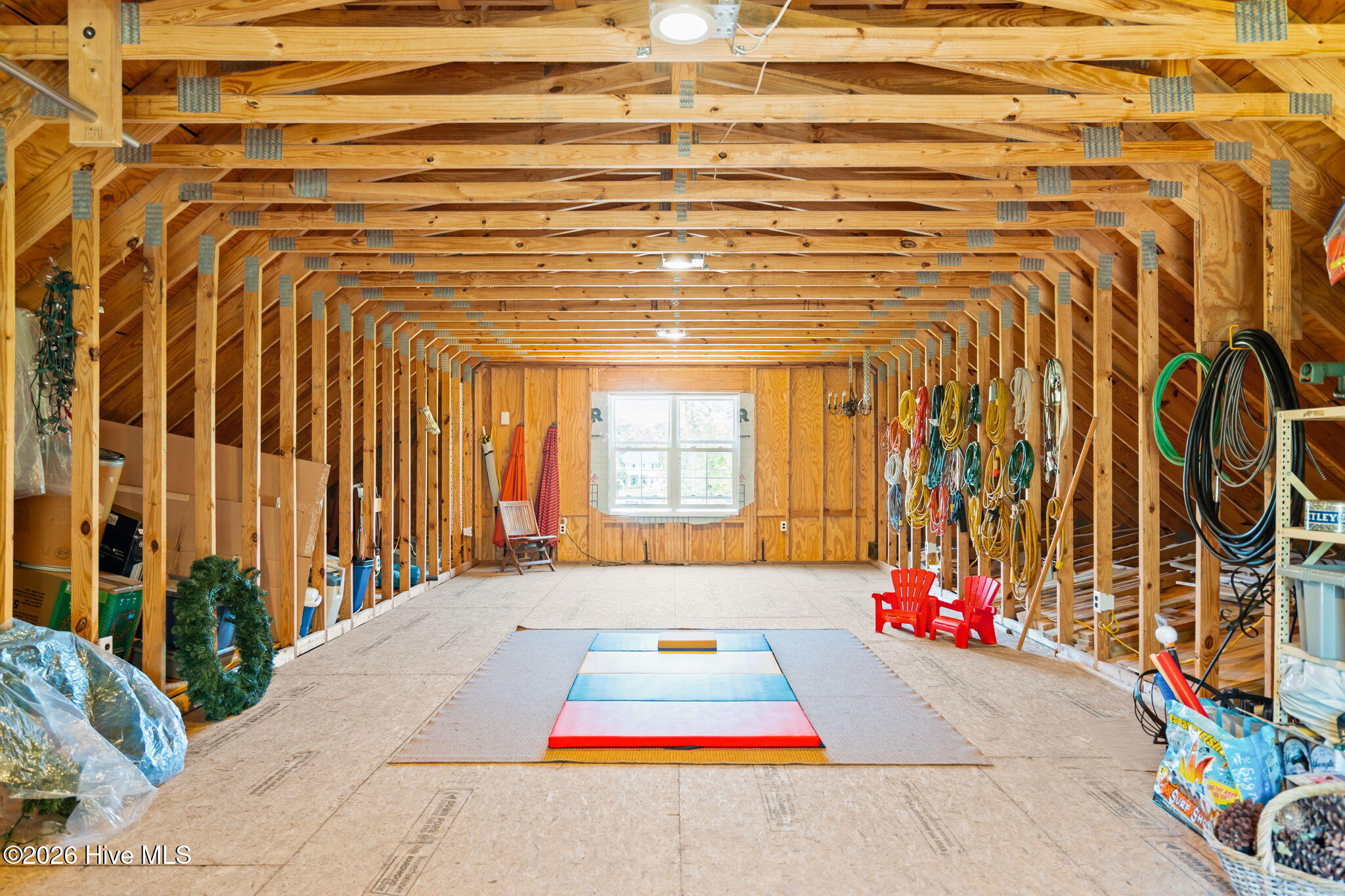 100567886 | Photo 68