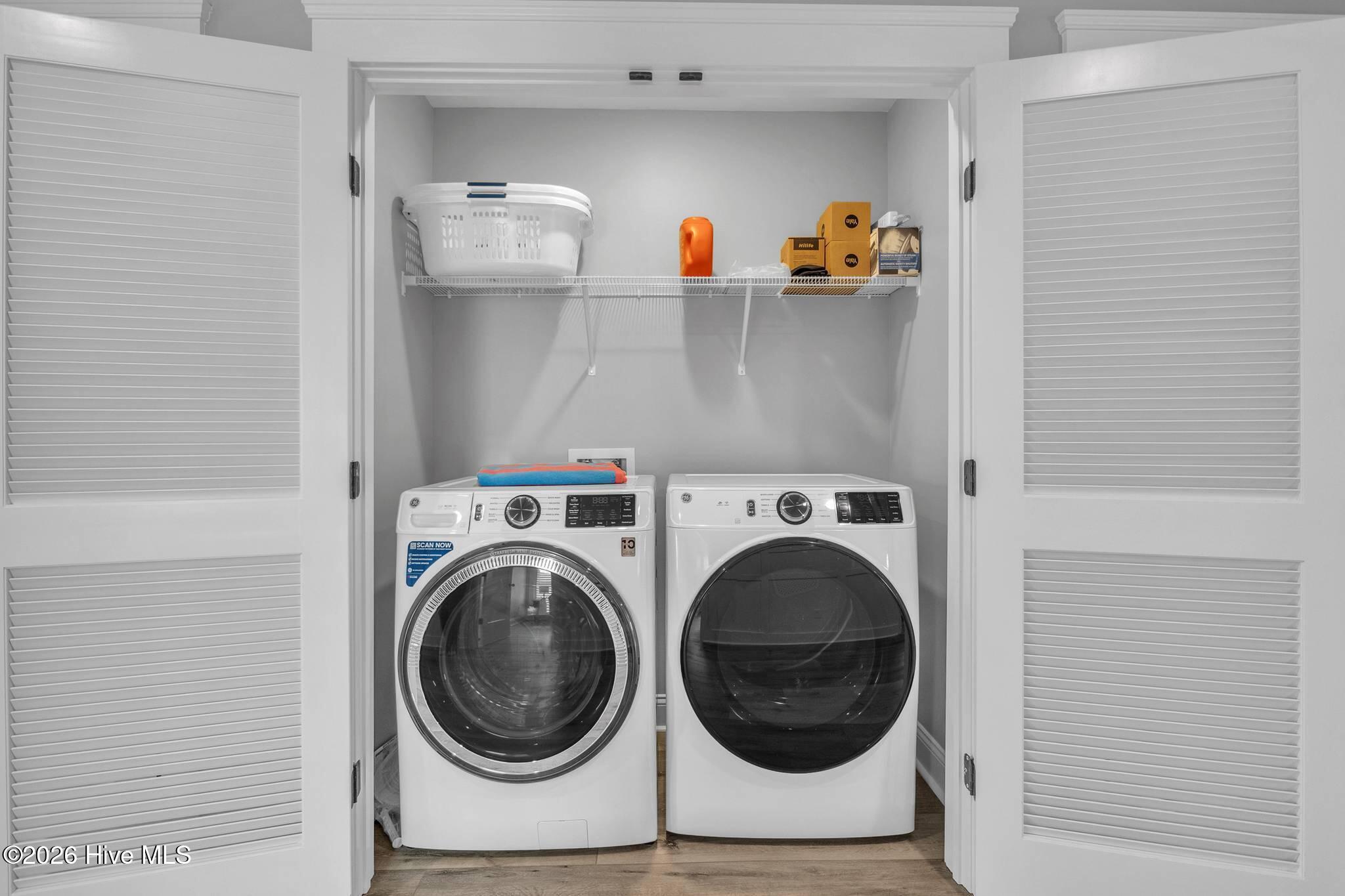 100558345 | Photo 66