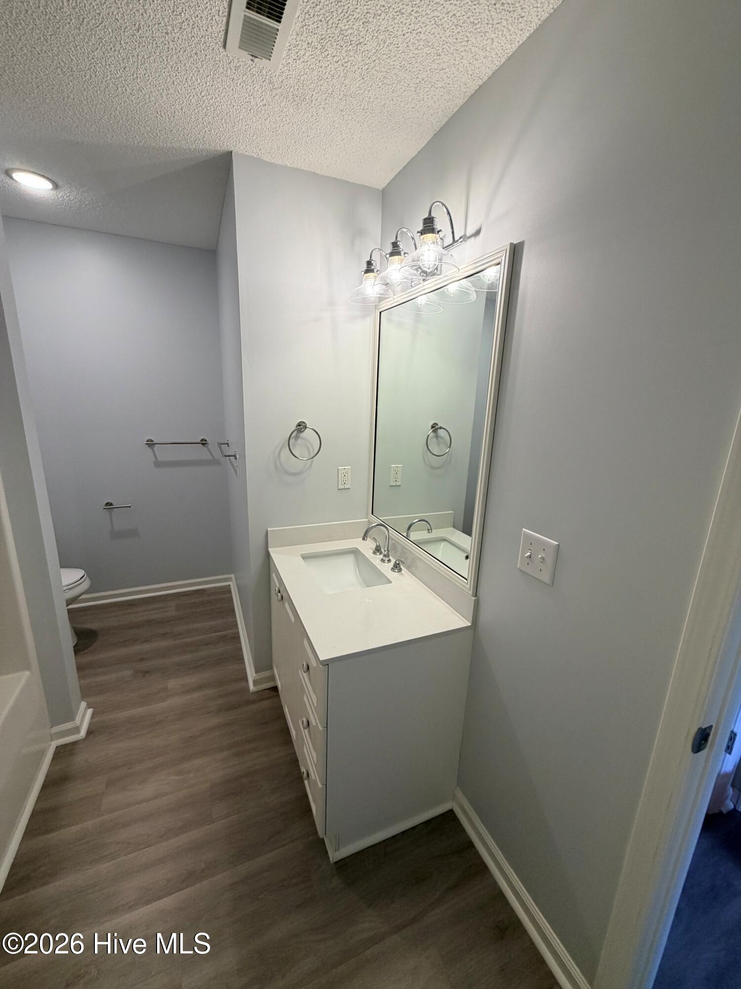 100543533 | Photo 13