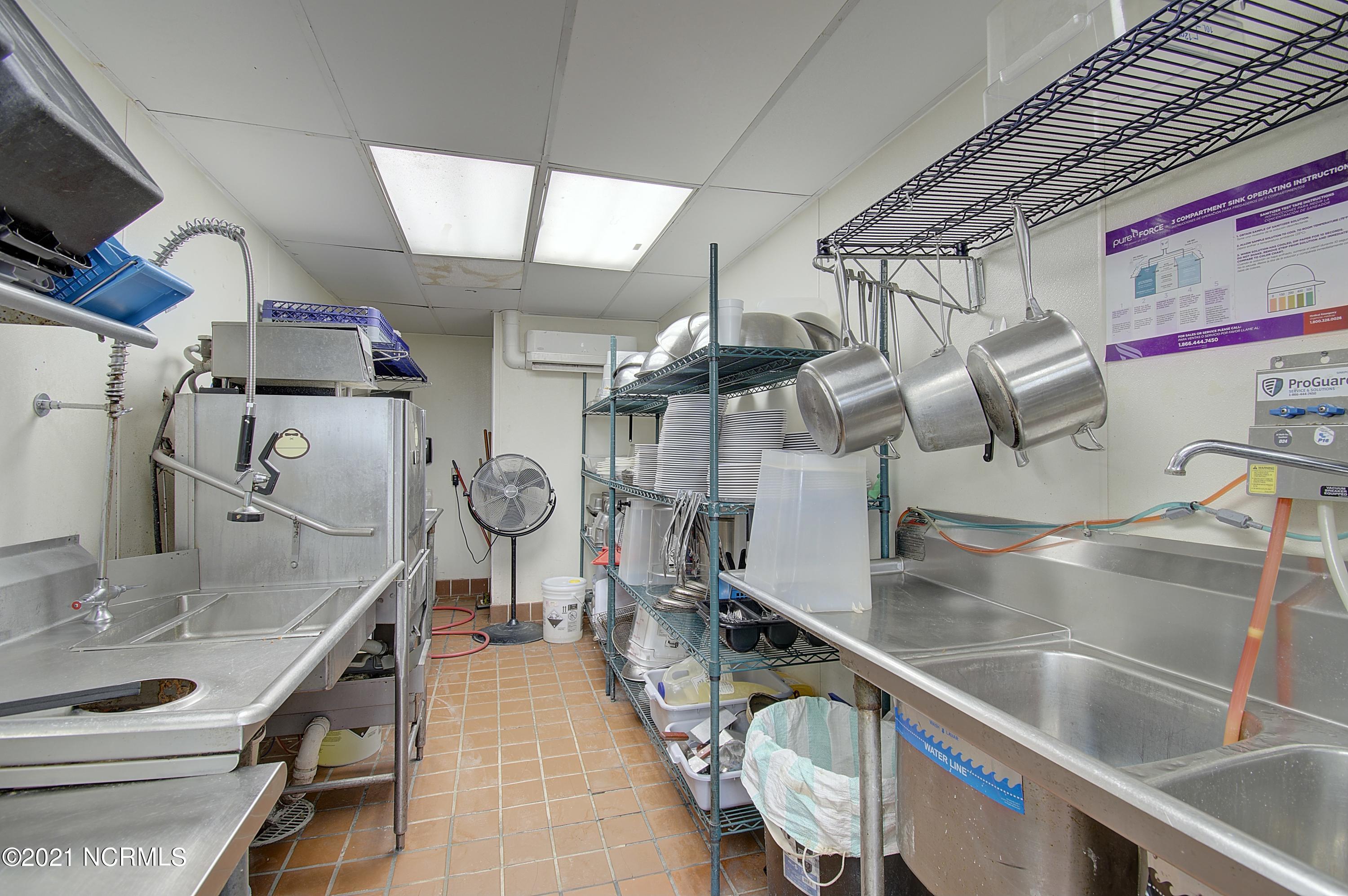 100502162 | Photo 44