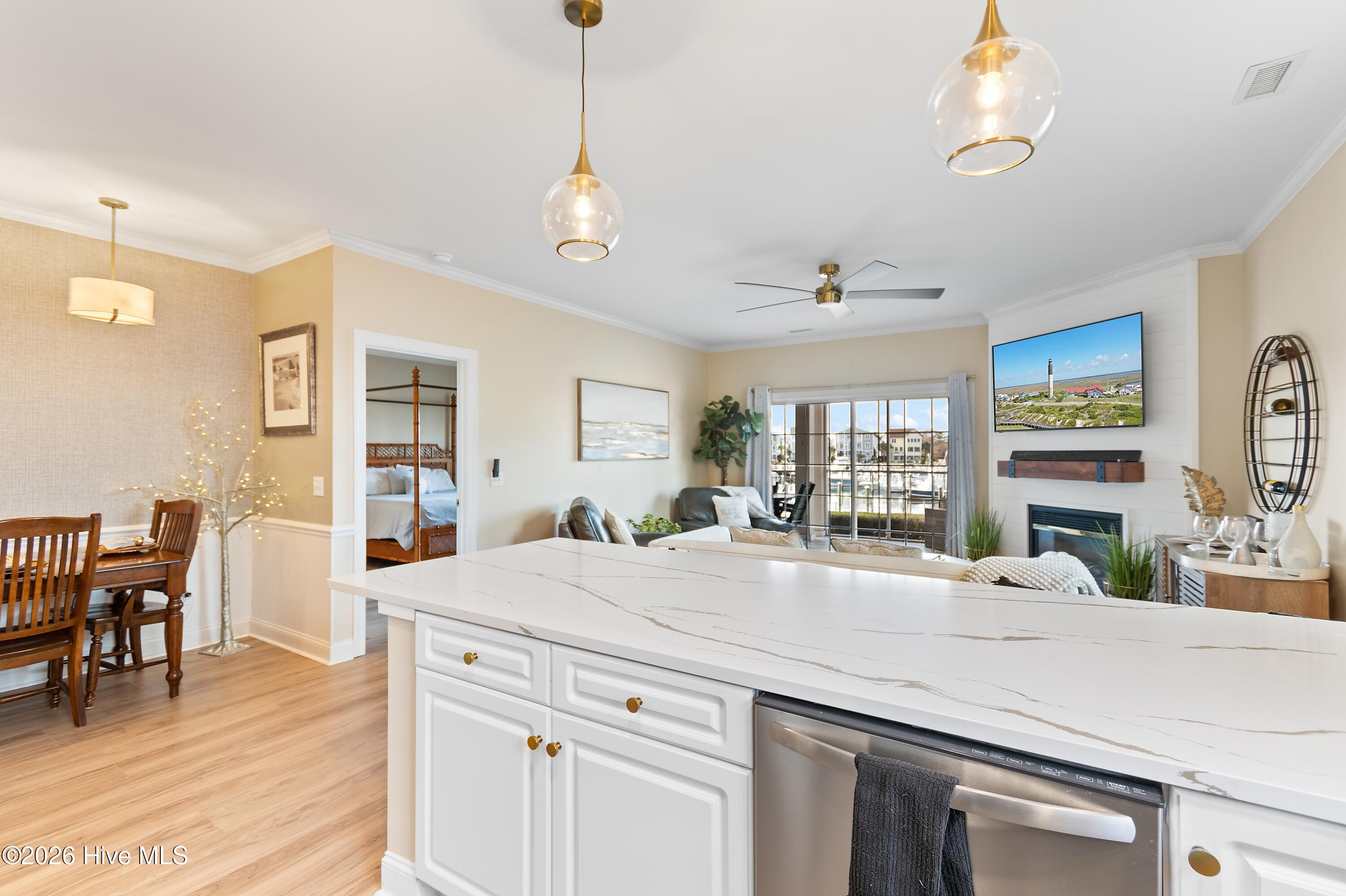 100554539 | Photo 13