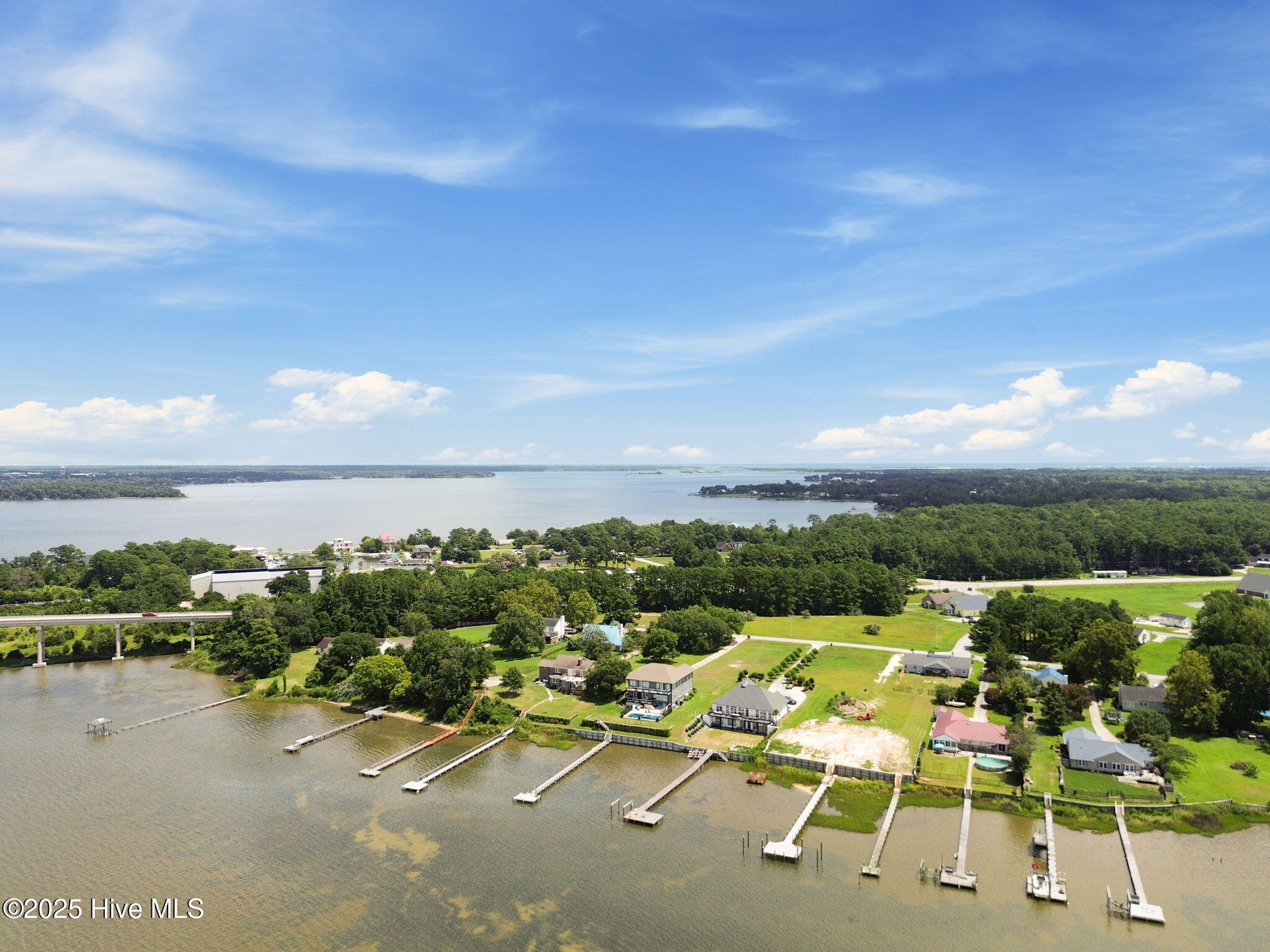 100523425 | Photo 42