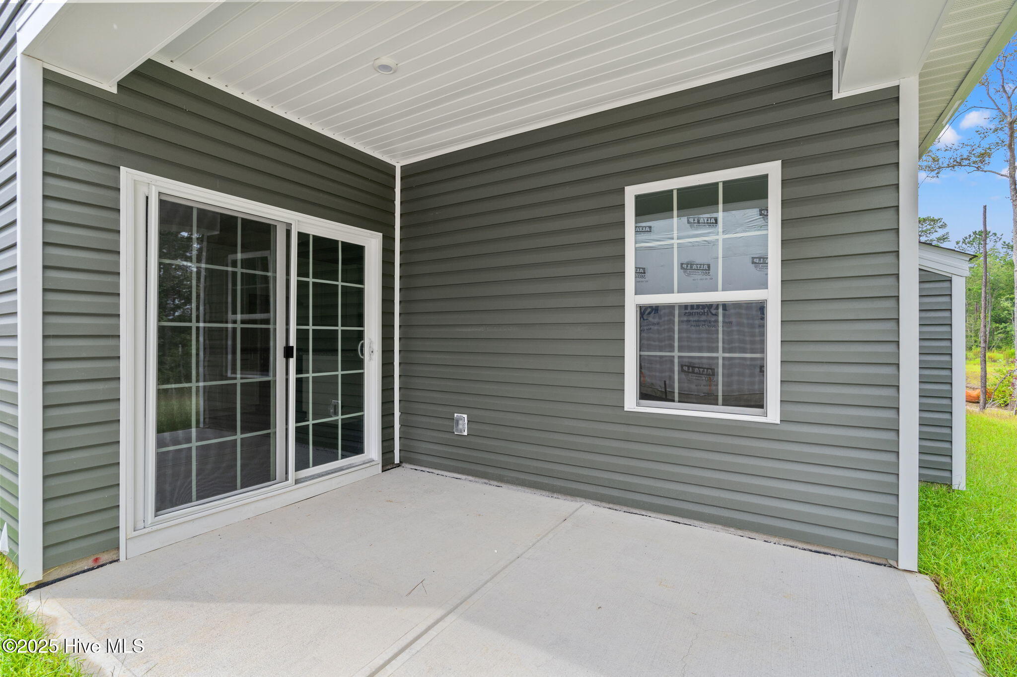 100558367 | Photo 20