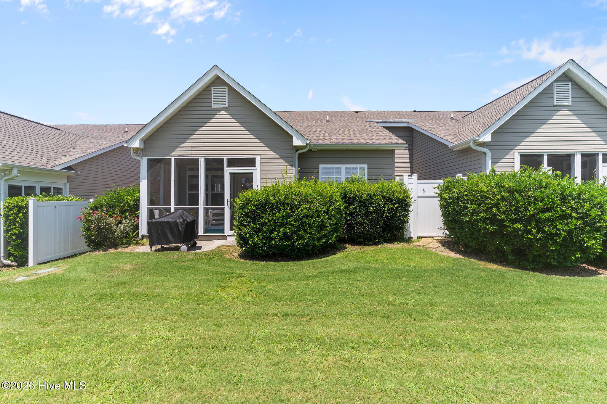 100551893 | Photo 26