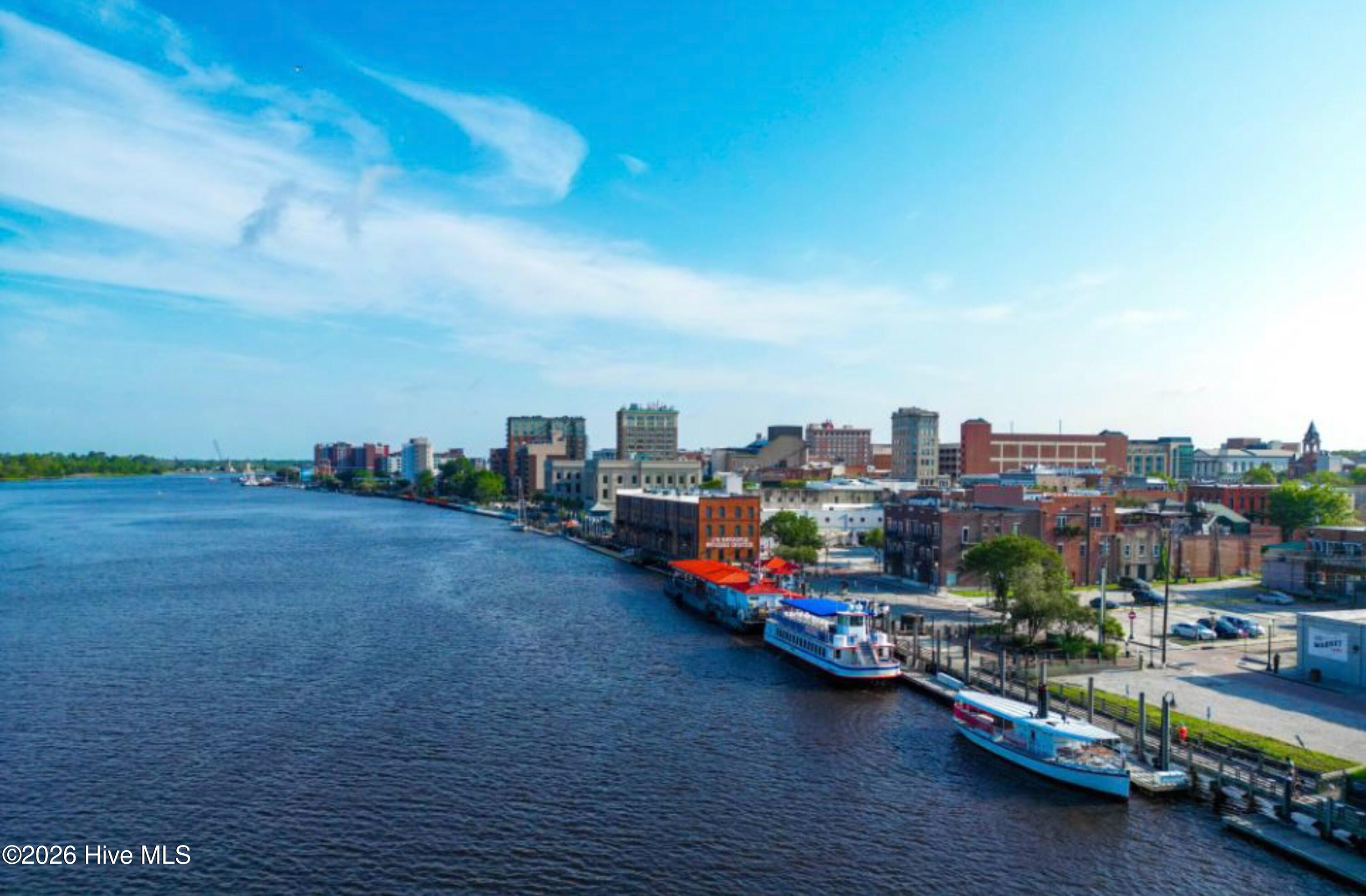 100550198 | Photo 27