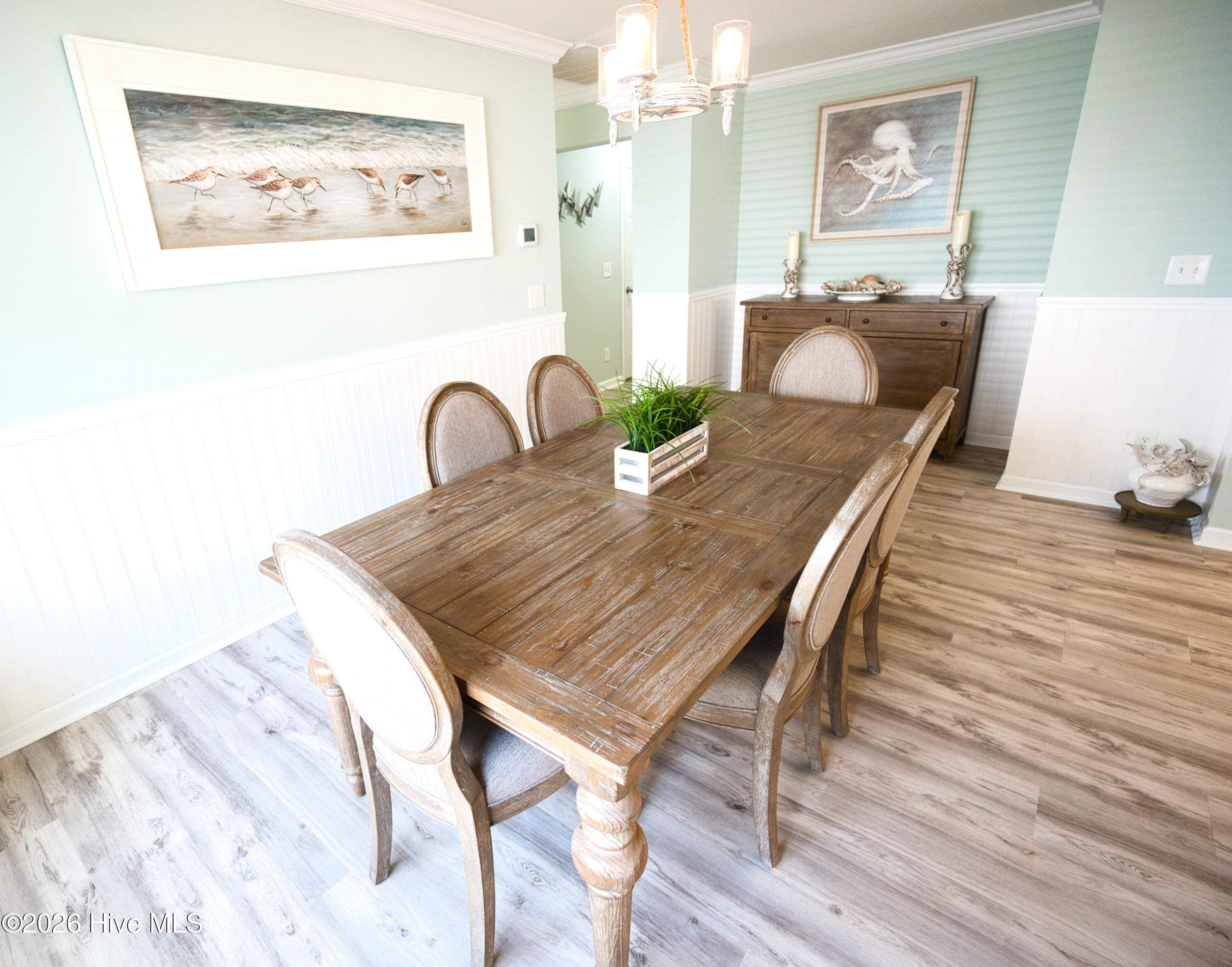 100569889 | Photo 28