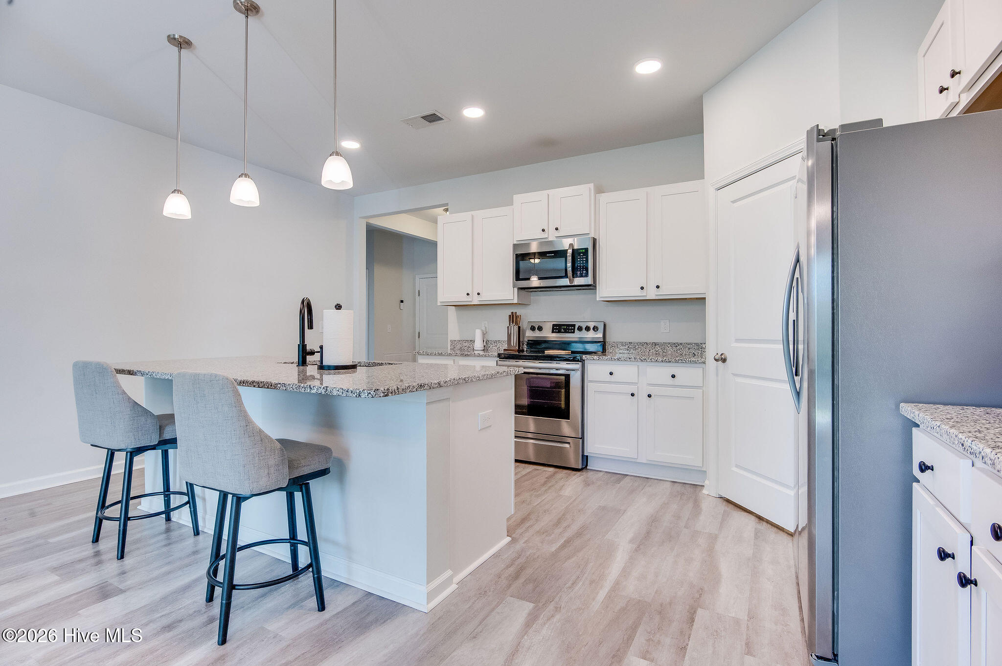 100562701 | Photo 15