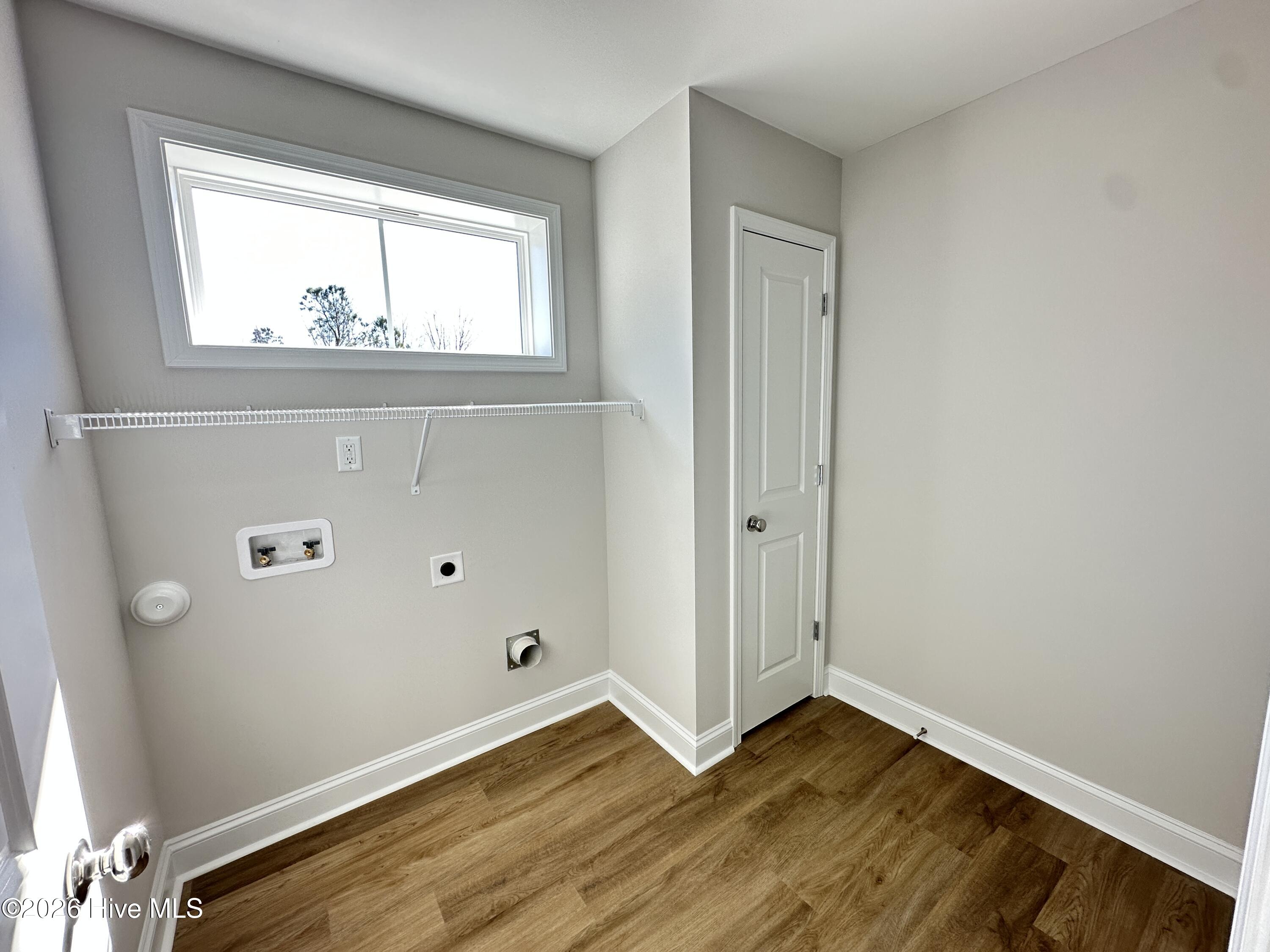 100537136 | Photo 16