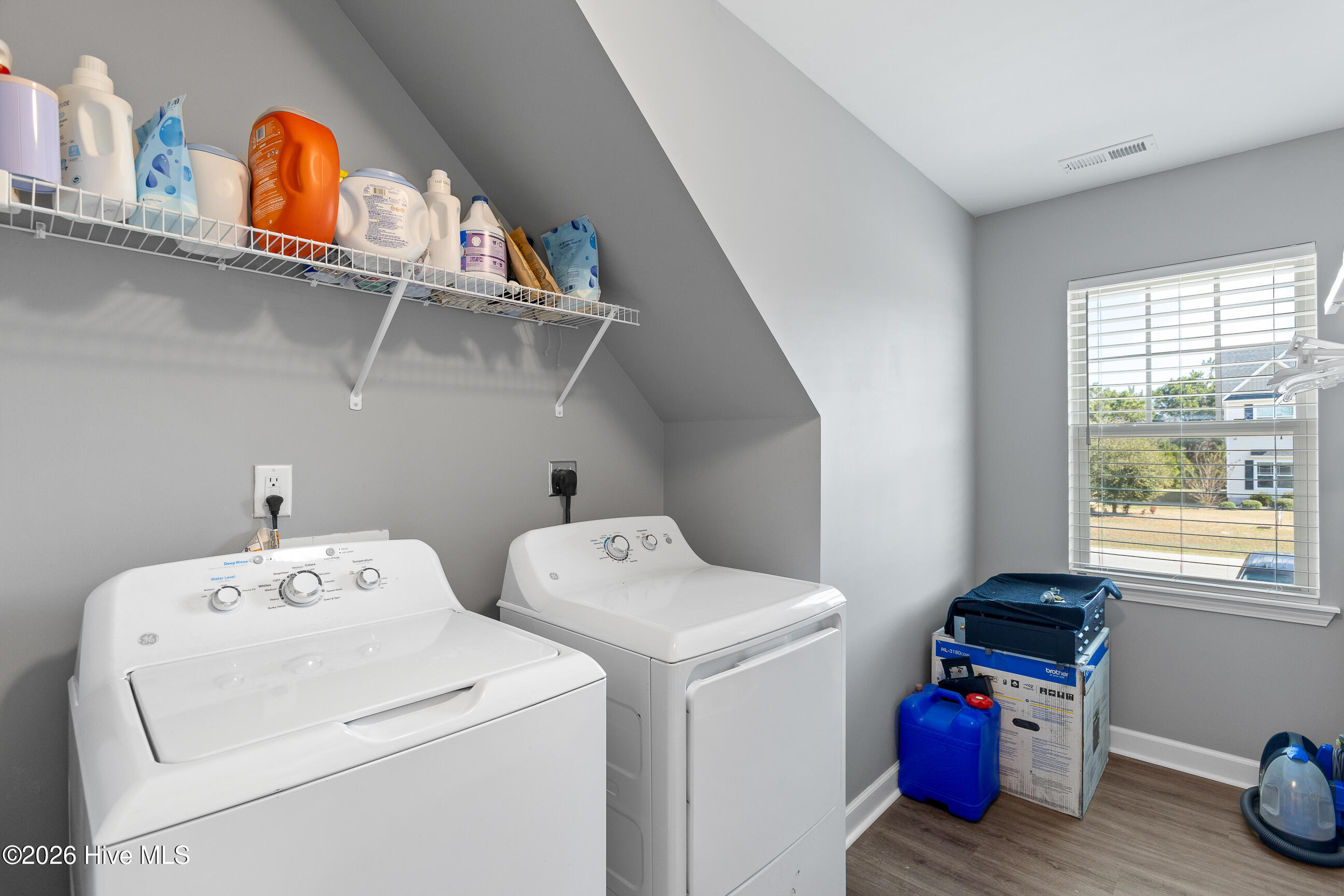 100564735 | Photo 26