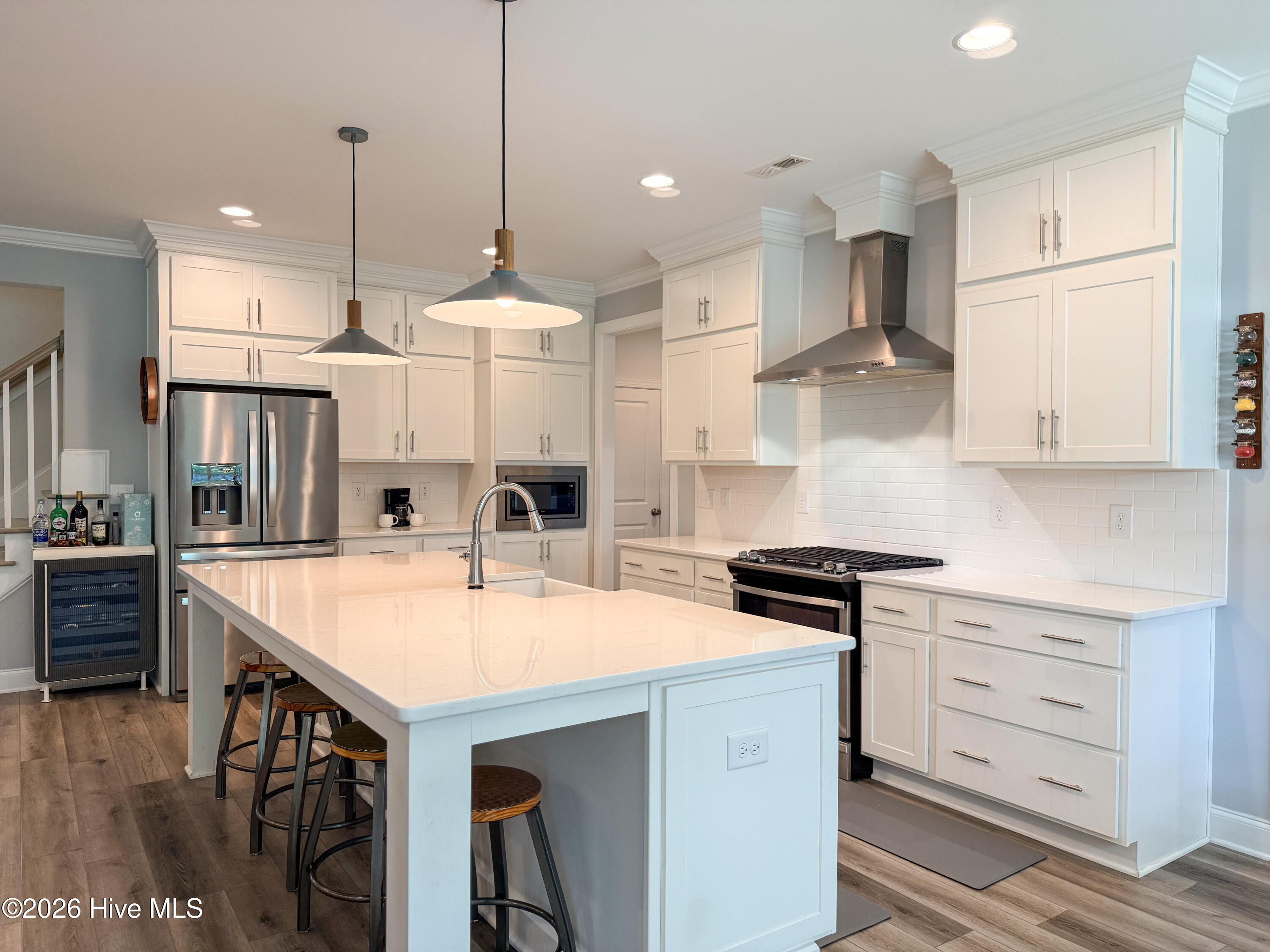 100567915 | Photo 17