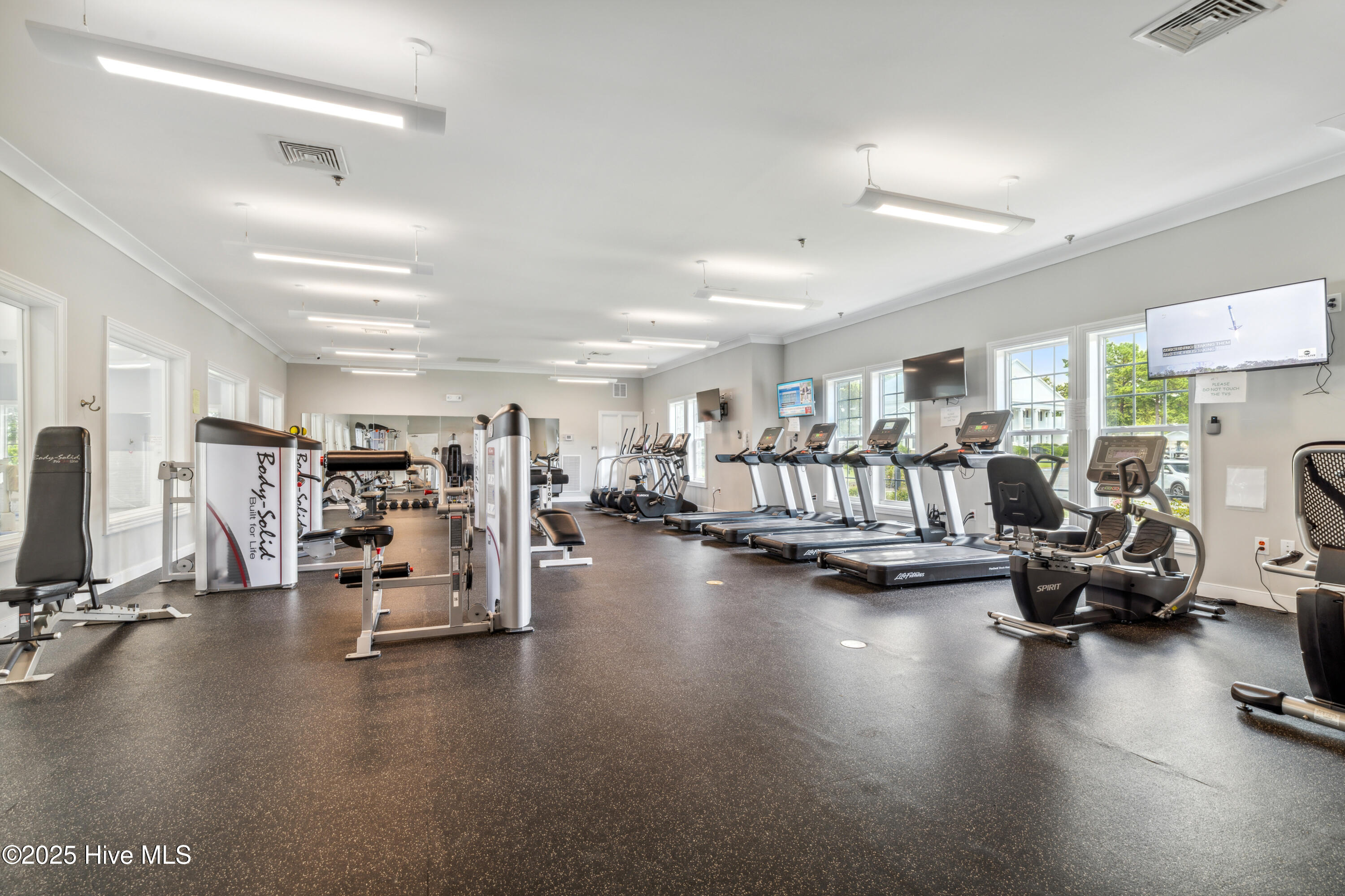 100503358 | Photo 54