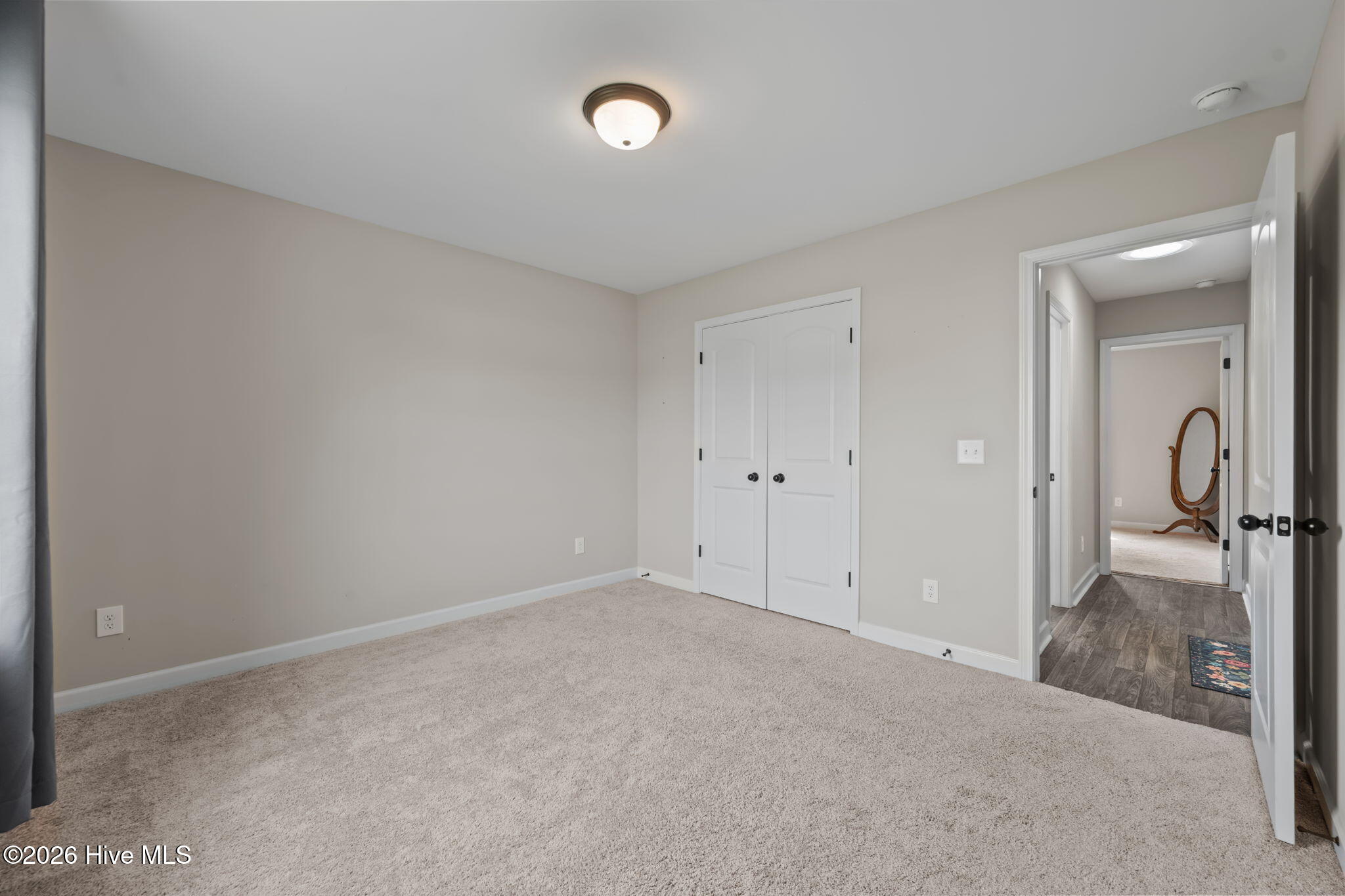 100567362 | Photo 25