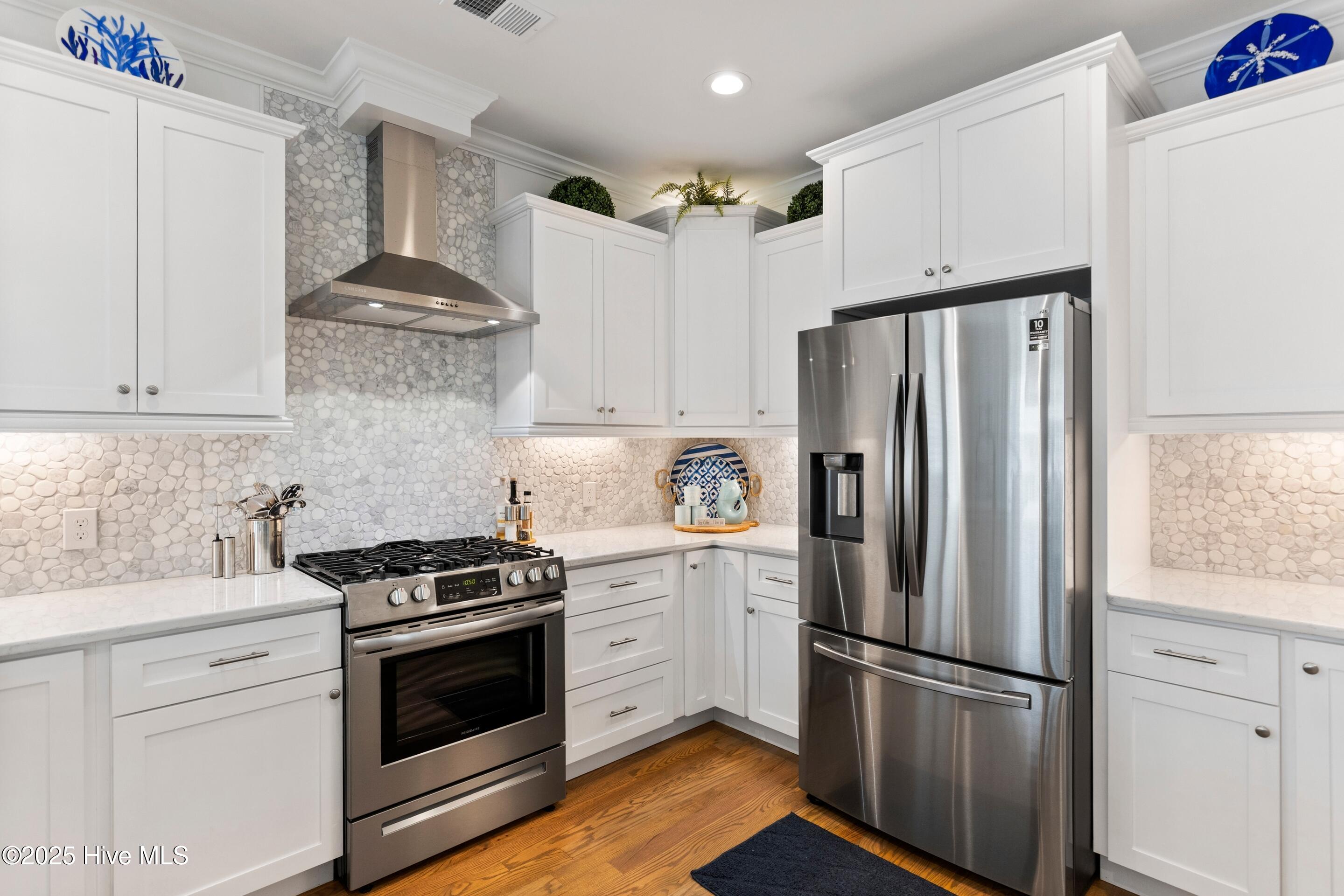 100532410 | Photo 21