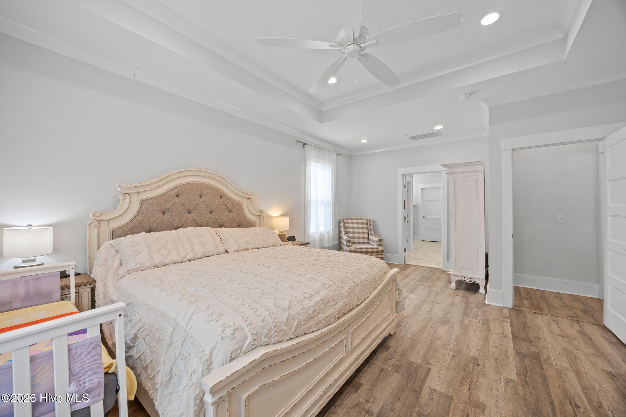 100556932 | Photo 24