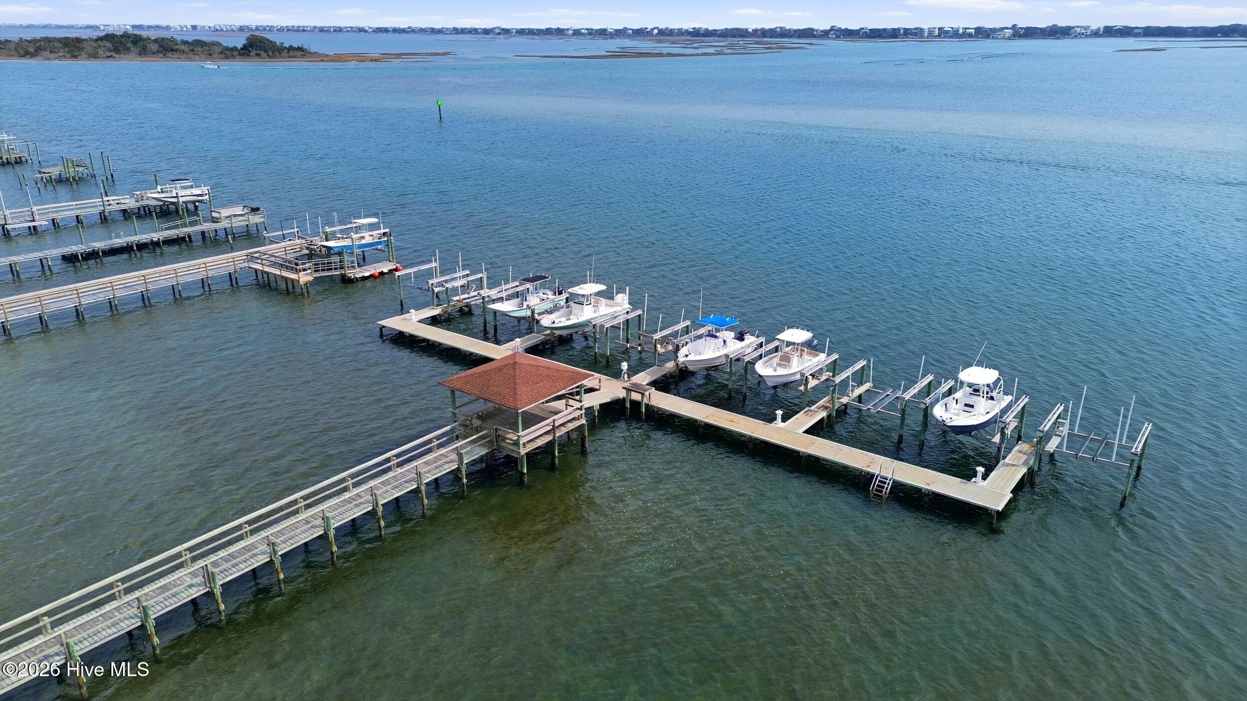 100556453 | Photo 65