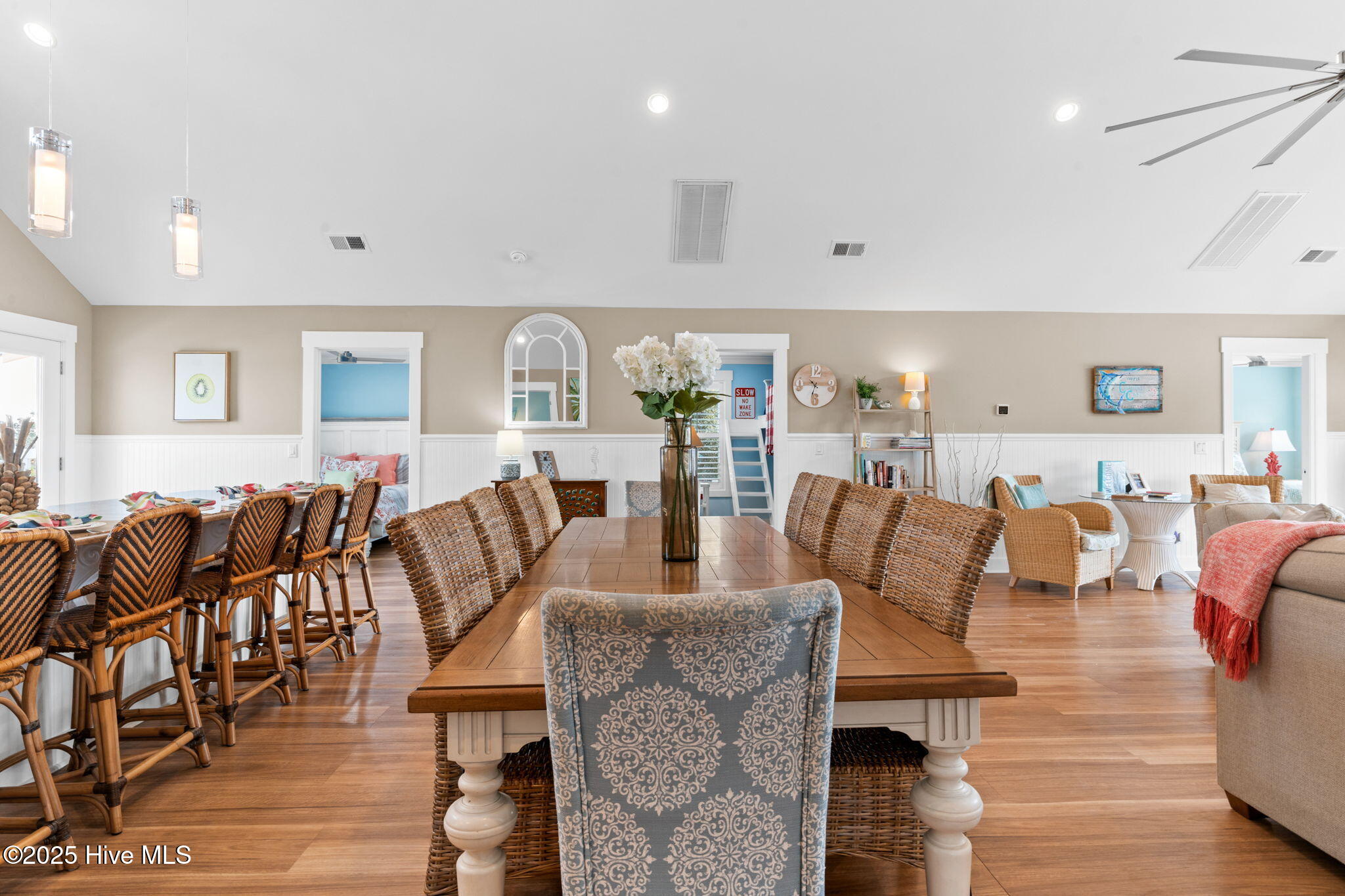 100541677 | Photo 18