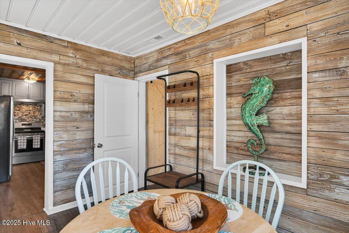 100547366 | Photo 34