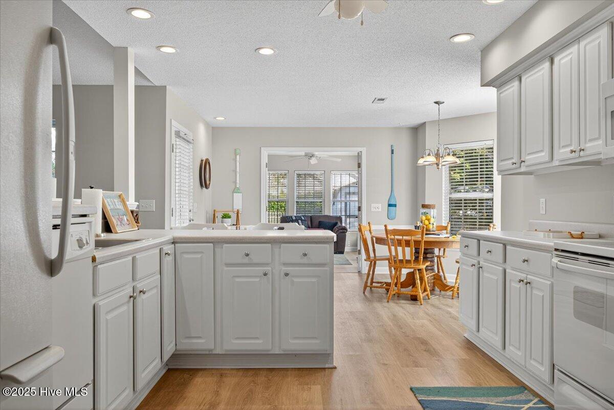 100536706 | Photo 13