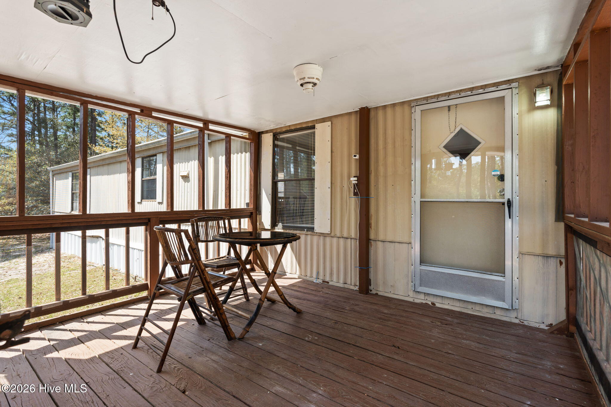 100564751 | Photo 30