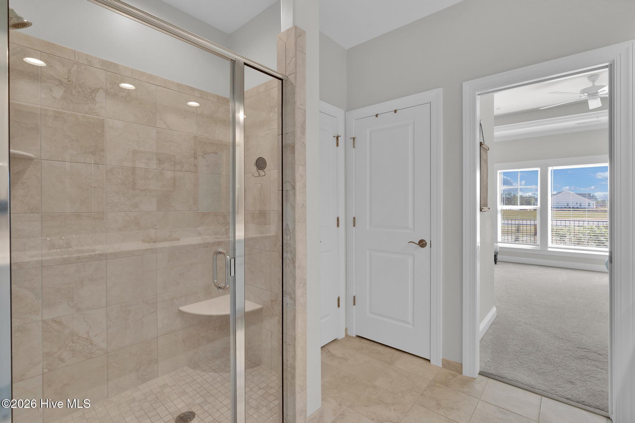 100567650 | Photo 30