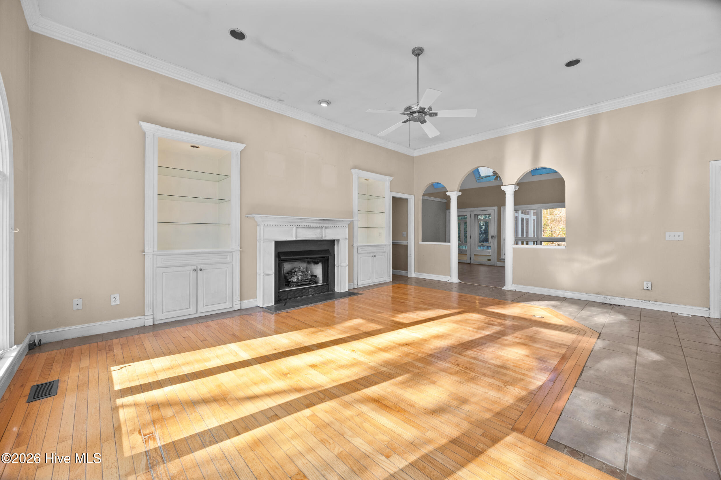 100554944 | Photo 12