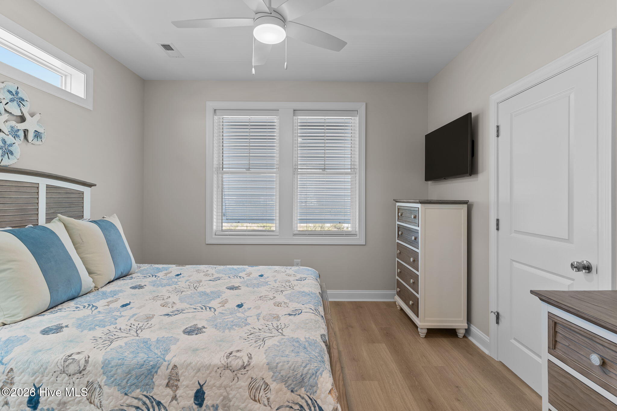 100554783 | Photo 38