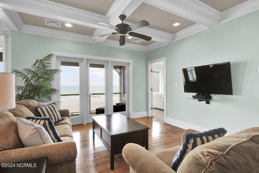 100498351 | Photo 37