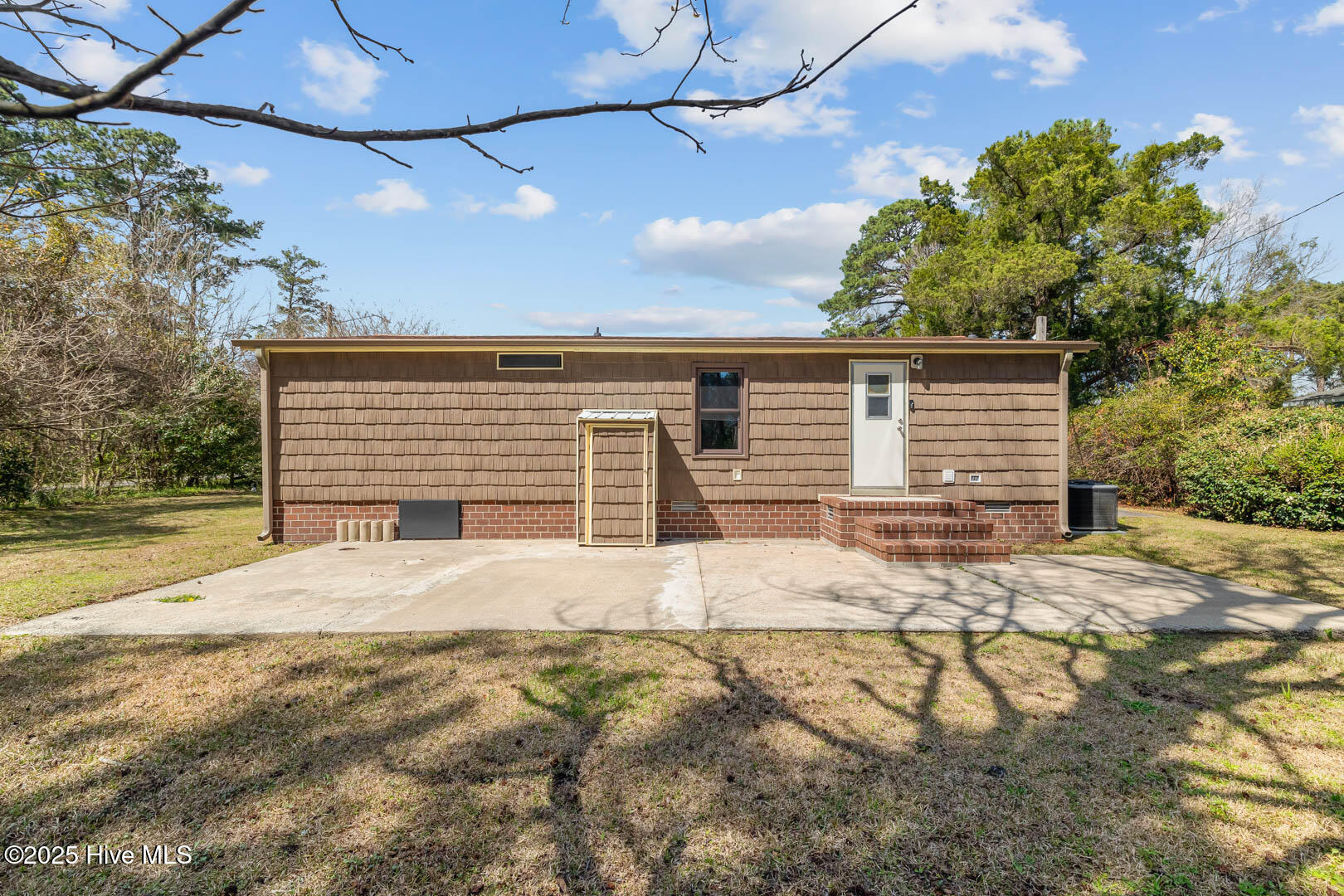 100565795 | Photo 30