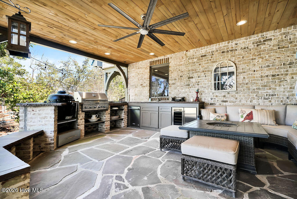 100564190 | Photo 55