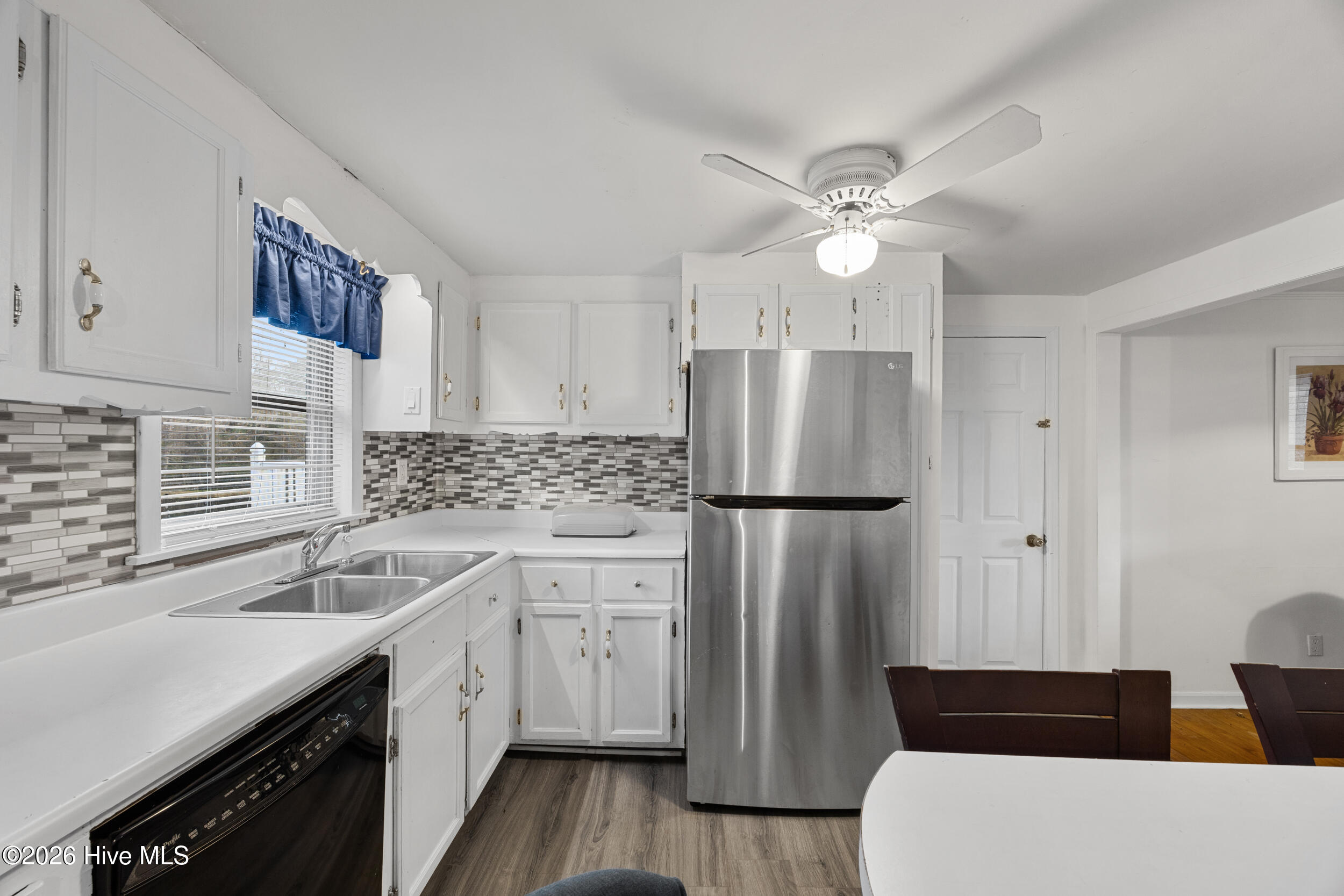 100550119 | Photo 22