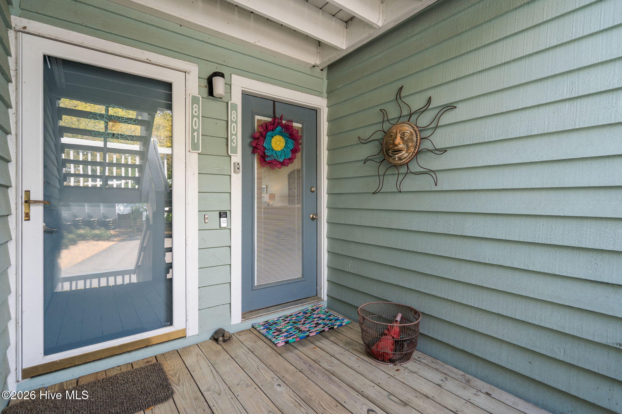 100563090 | Photo 42