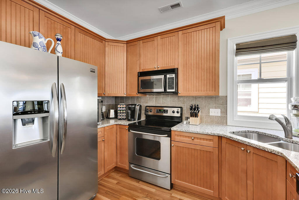 100564963 | Photo 38