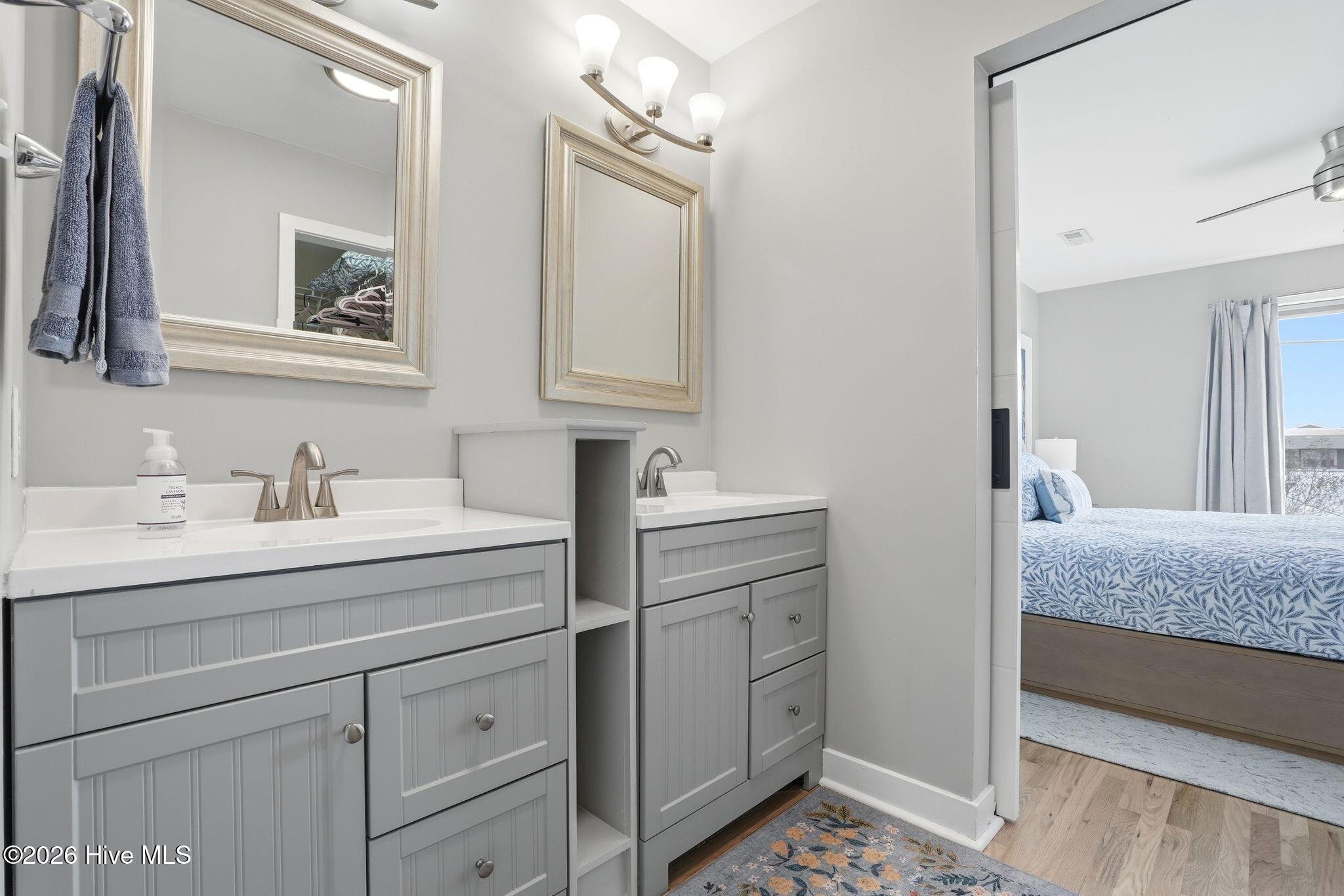 100558561 | Photo 40