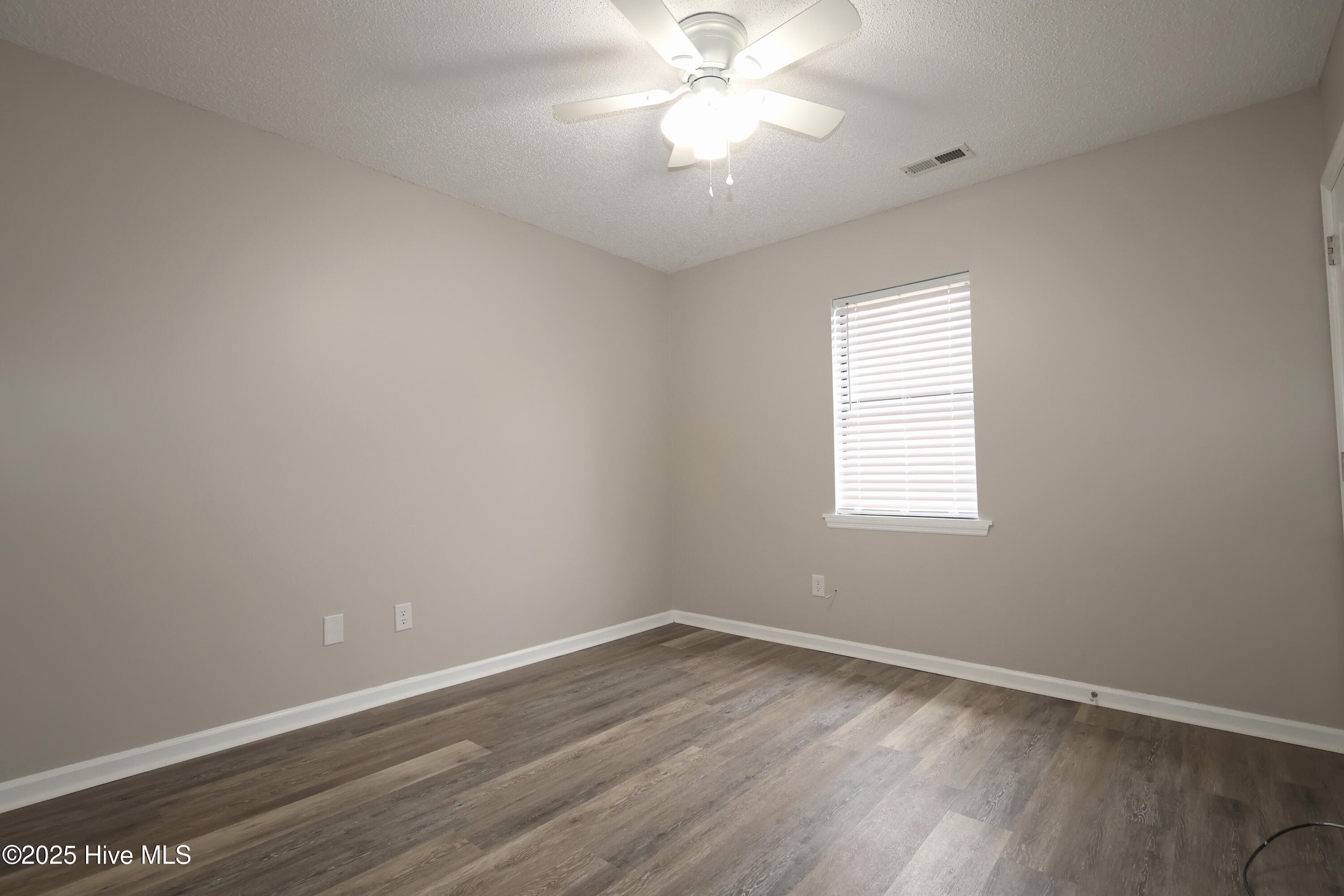 100544474 | Photo 12