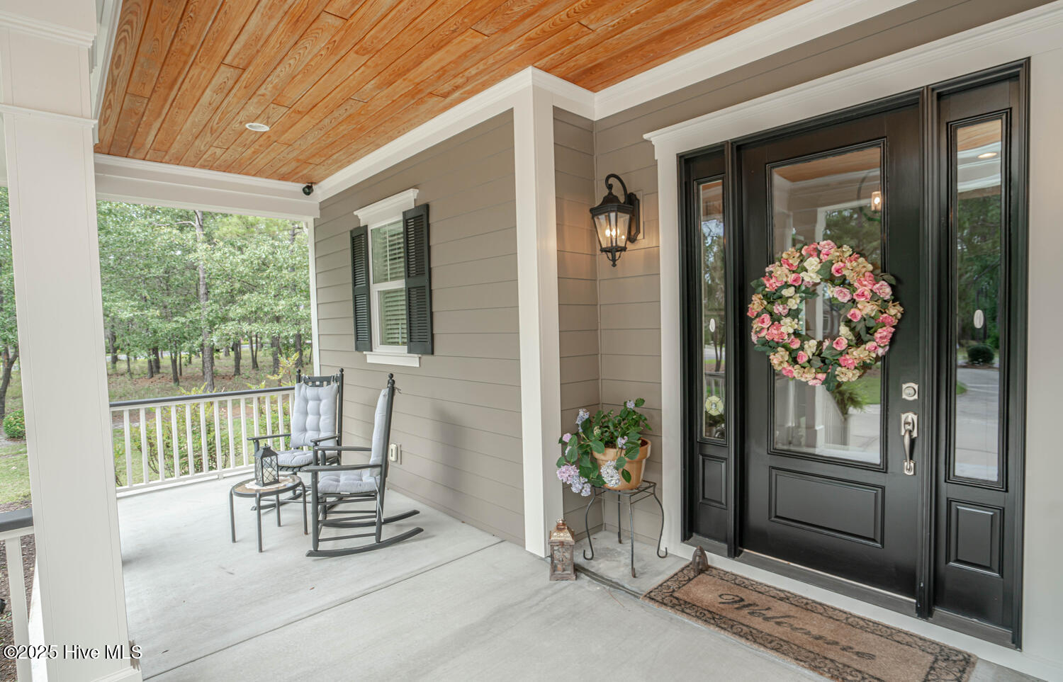 100566478 | Photo 12