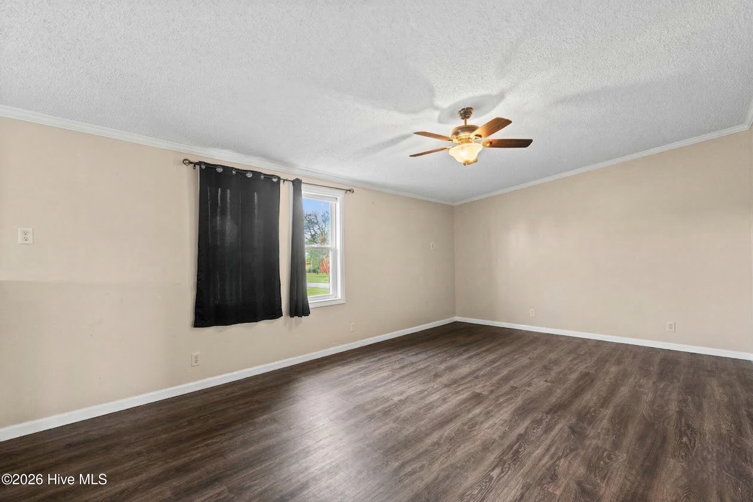 100561746 | Photo 17