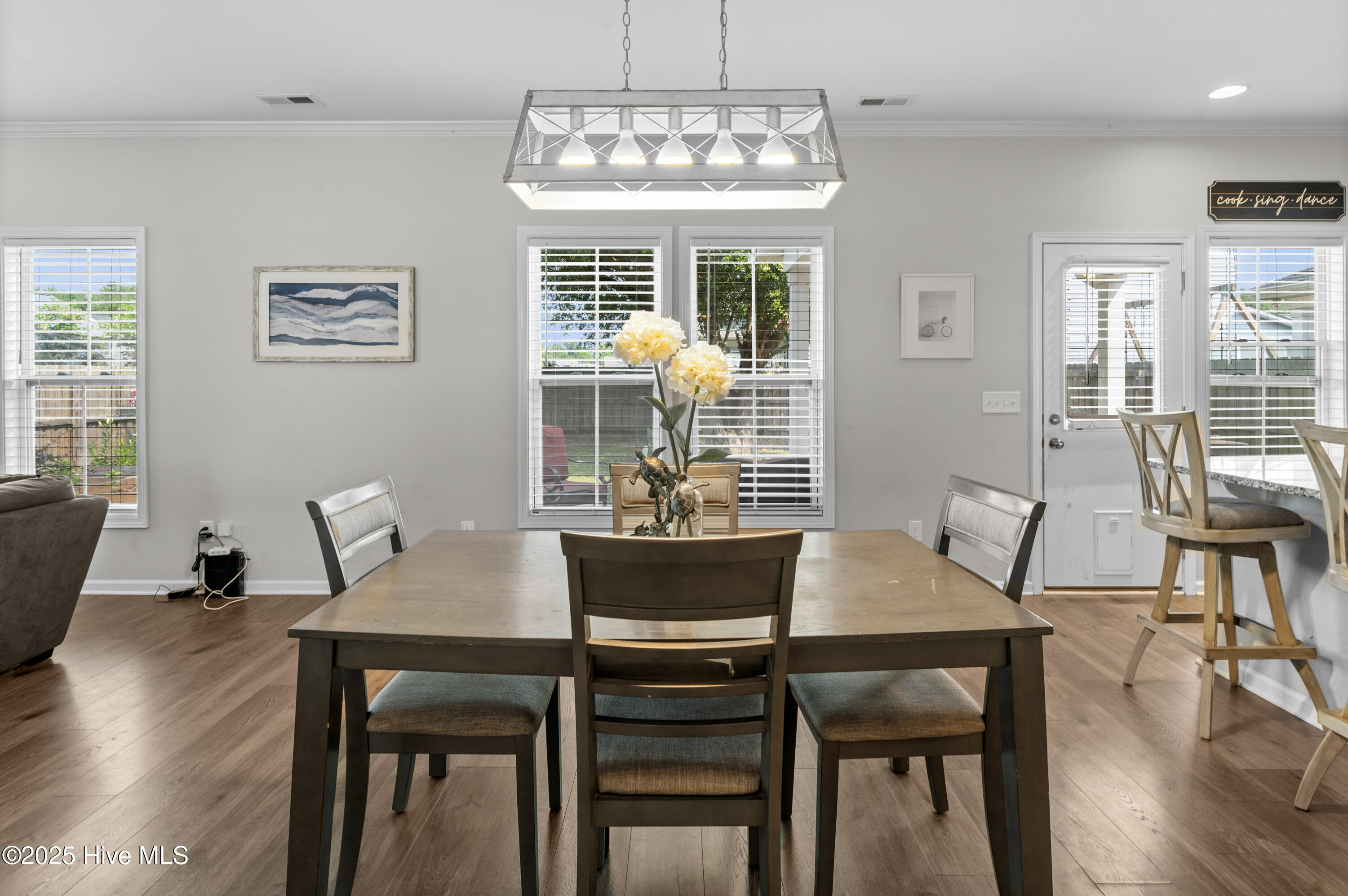 100511448 | Photo 13