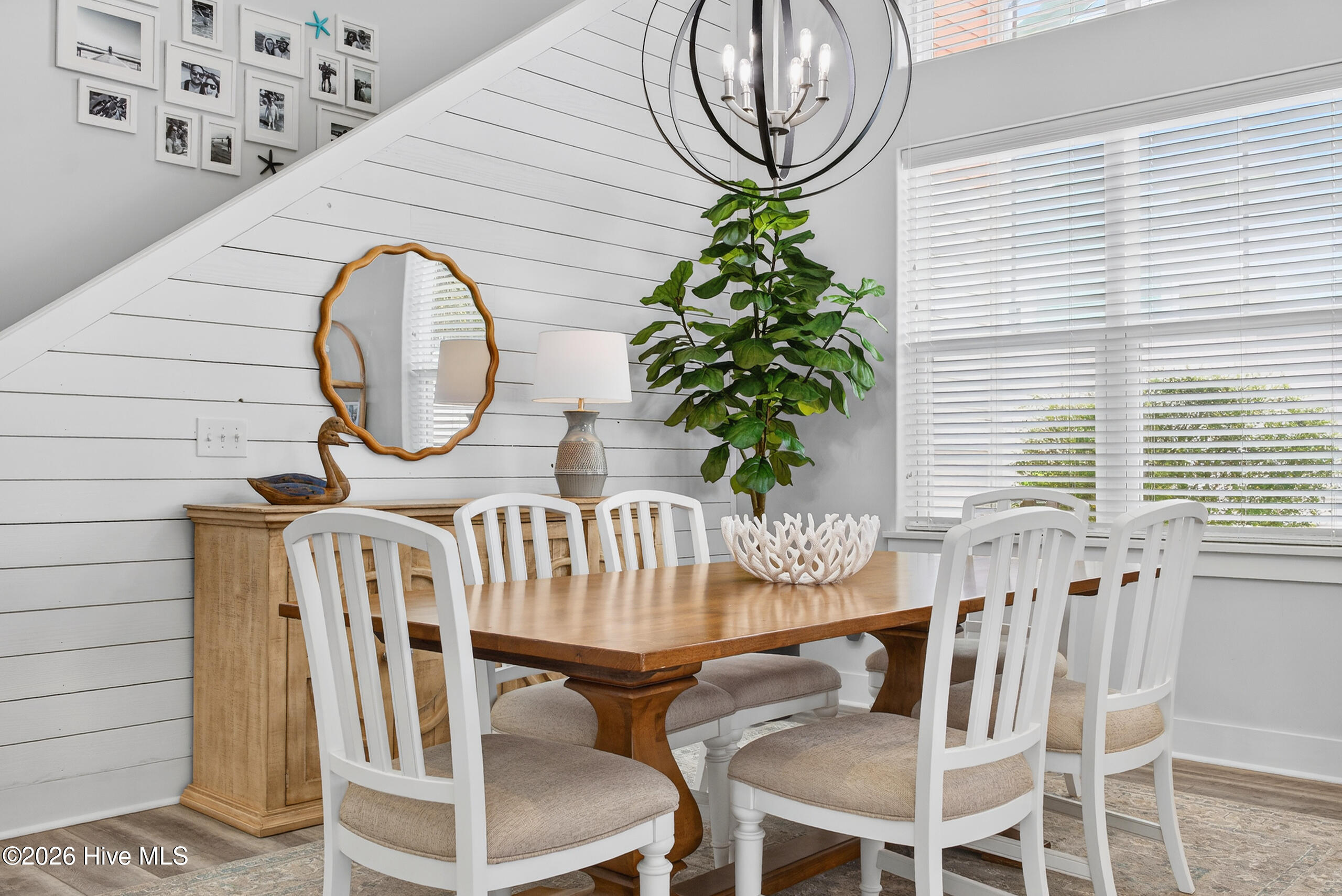 100559730 | Photo 26