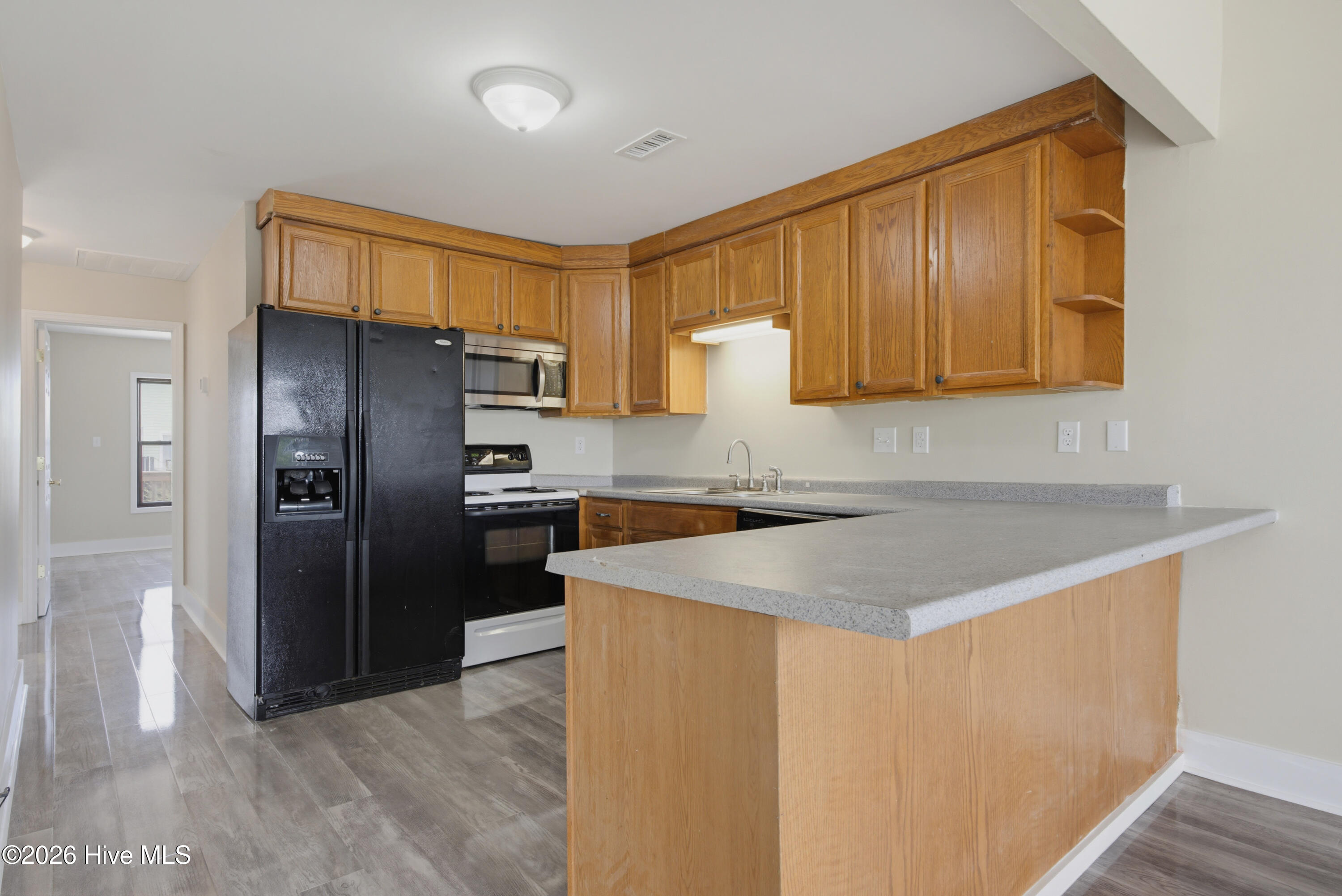 100489747 | Photo 11