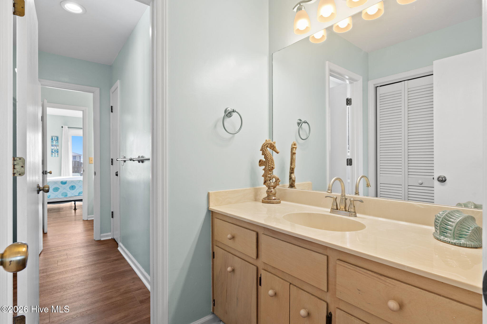 100553073 | Photo 40